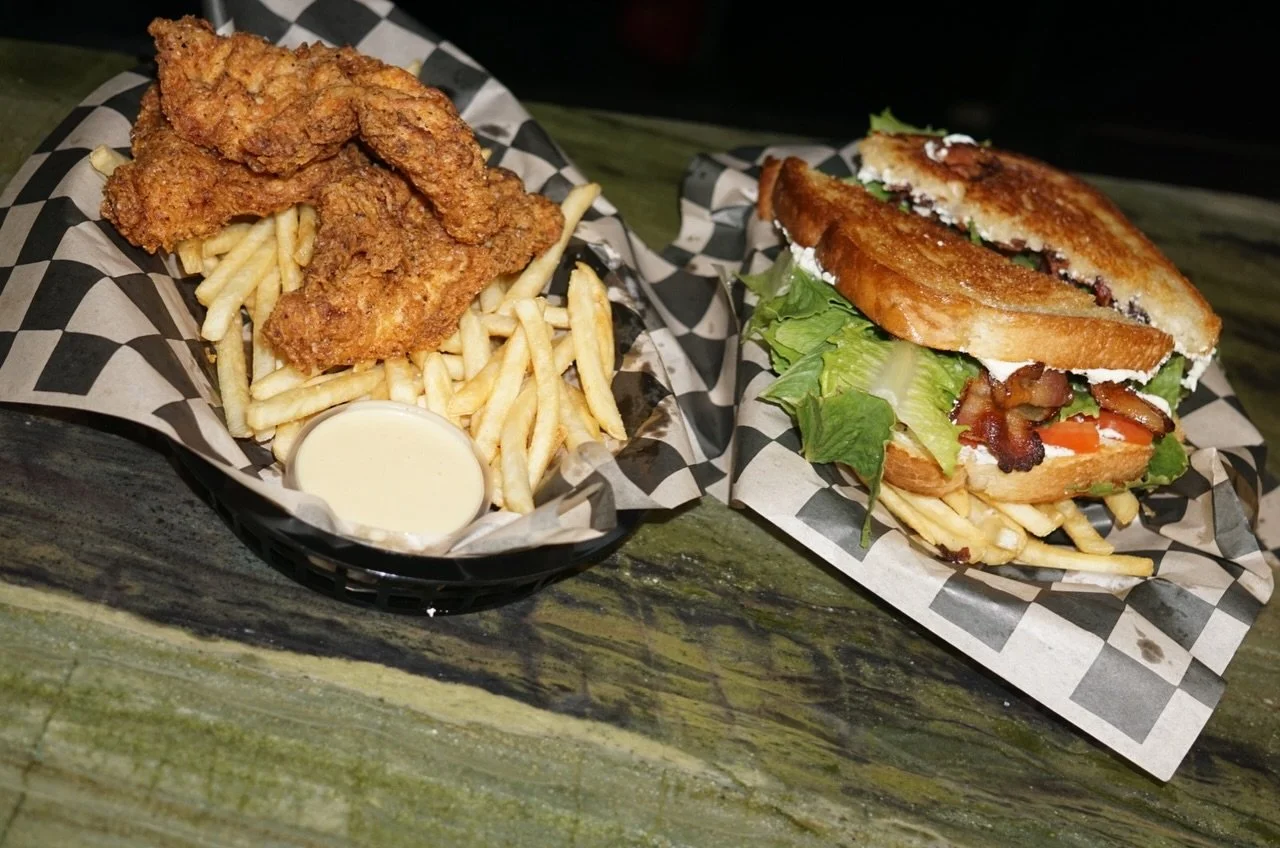 Skip the cooking and grab dinner here @ the bar‼️🔥🍔🍻
