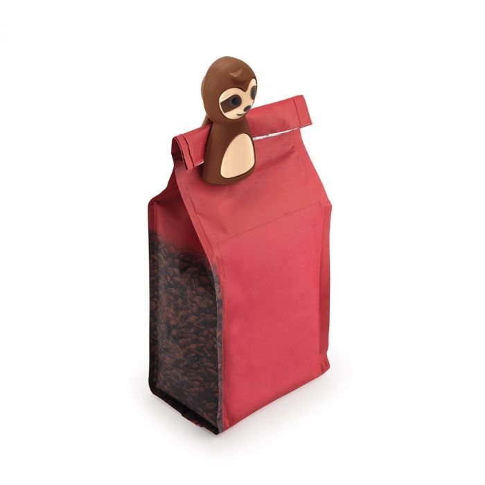 cardboard-helicopter-product-design-joie-sloth-chip-bag-clips-2.jpg