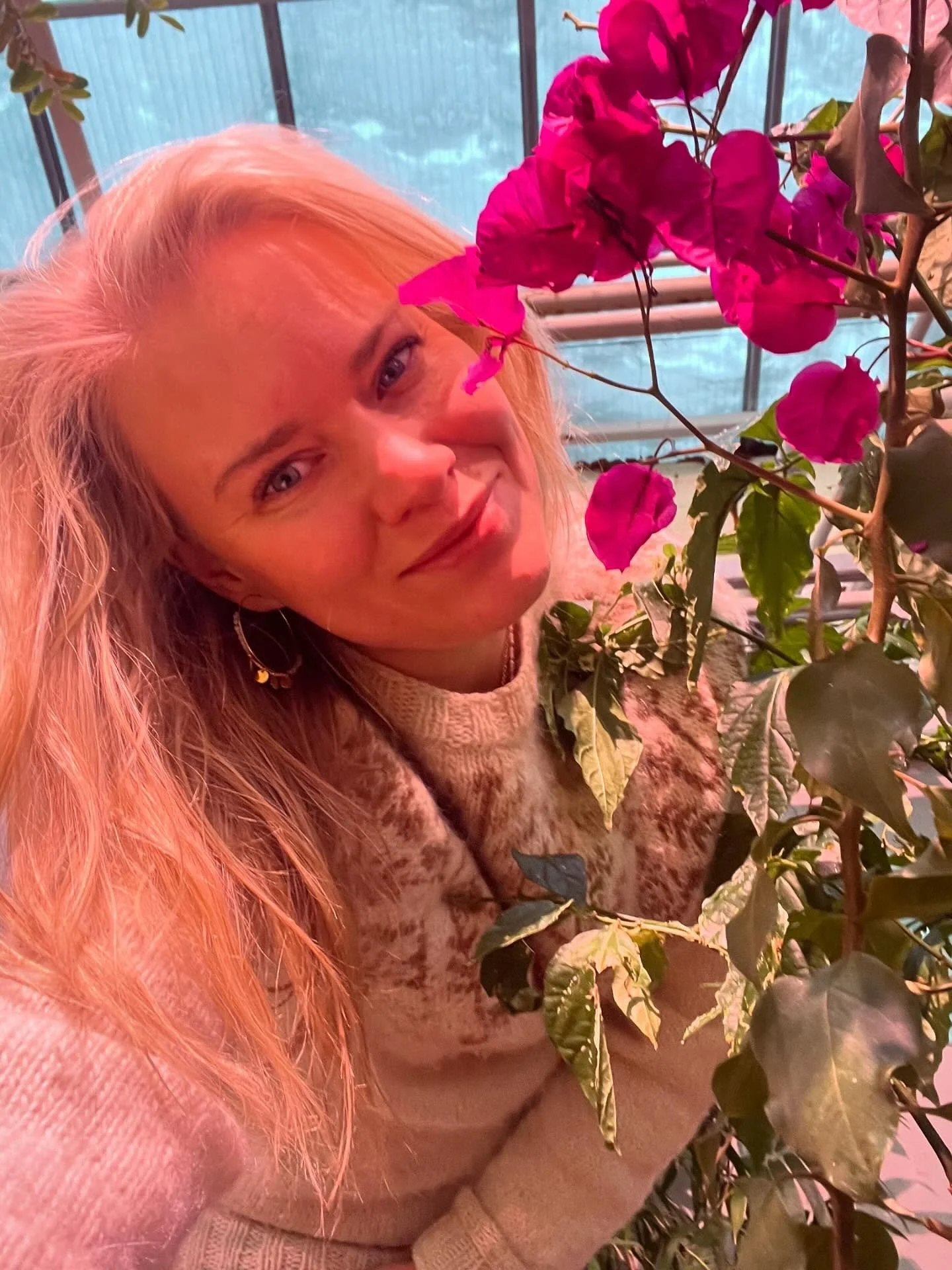 L&auml;mmin kiitos kaikille Joensuun taidepuutarha Botaniassa joulukuun aikana Rajattomat mahdollisuudet - taiden&auml;yttelyss&auml; k&auml;vij&ouml;ille, taidekorujen ja teosten ostajille 💛🙏

Ja vau miten paljon olitte kirjoittanut unelmia ja toi