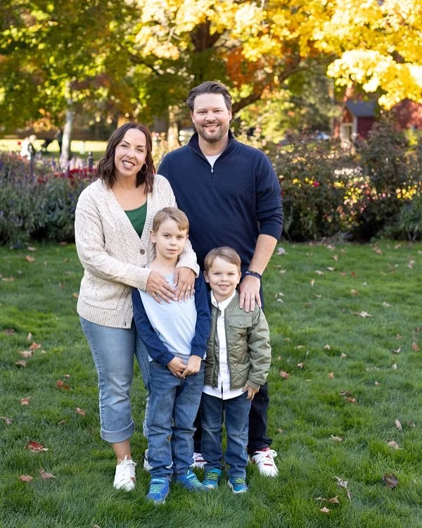 Year 4 of photographing Suzi and her family. Always a blast with these two boys! Swipe to the end to see one of their first sessions with me 🥹