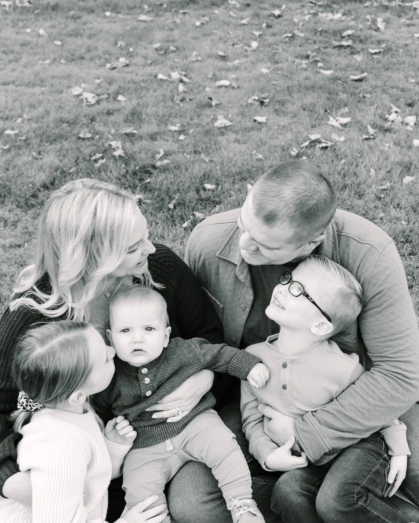 The sweetest family 💕 There&rsquo;s gorgeous weather in the forecast and I&rsquo;m so excited for the upcoming sessions I have over the next couple of weeks. Bring it on summer ☀️