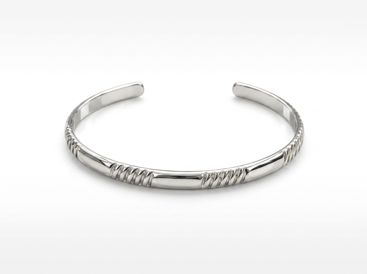 THE STRIPED SILVER BANGLE