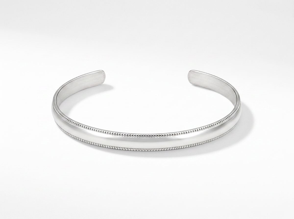 THE SILVER QUINN BANGLE