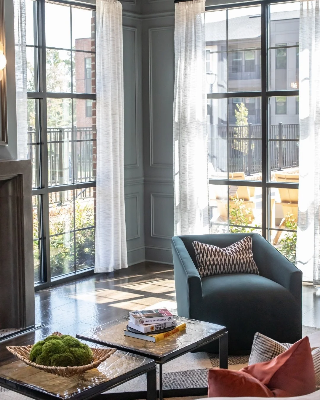 Chastain Hill // Douglasville, GA

A modern brownstone sensibility brought to multifamily living.

Rich jewel tones, mixed metals, marble checkerboard floors, deep wood tones, and layered textures come together to create spaces that feel collected, e