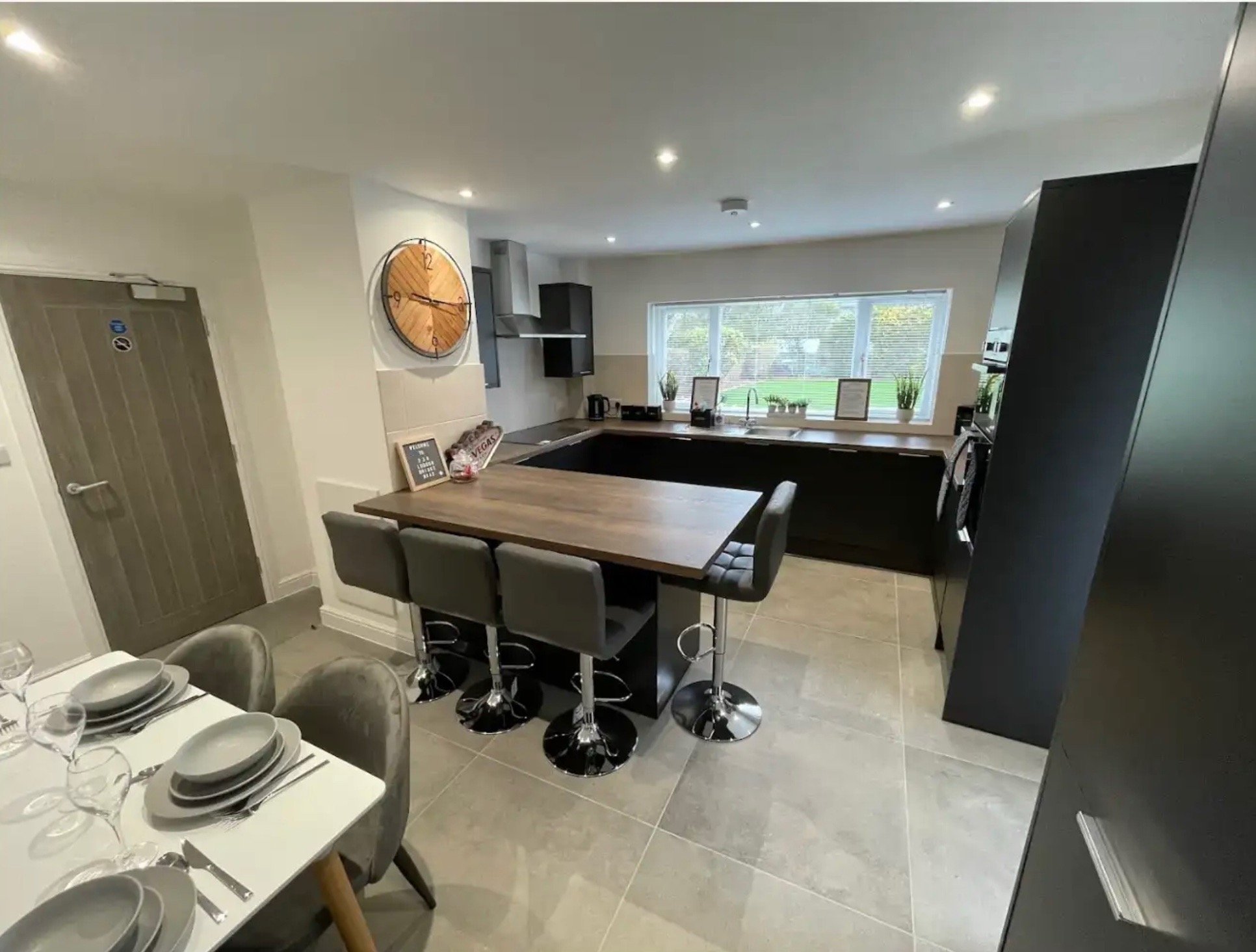 Fitted kitchen