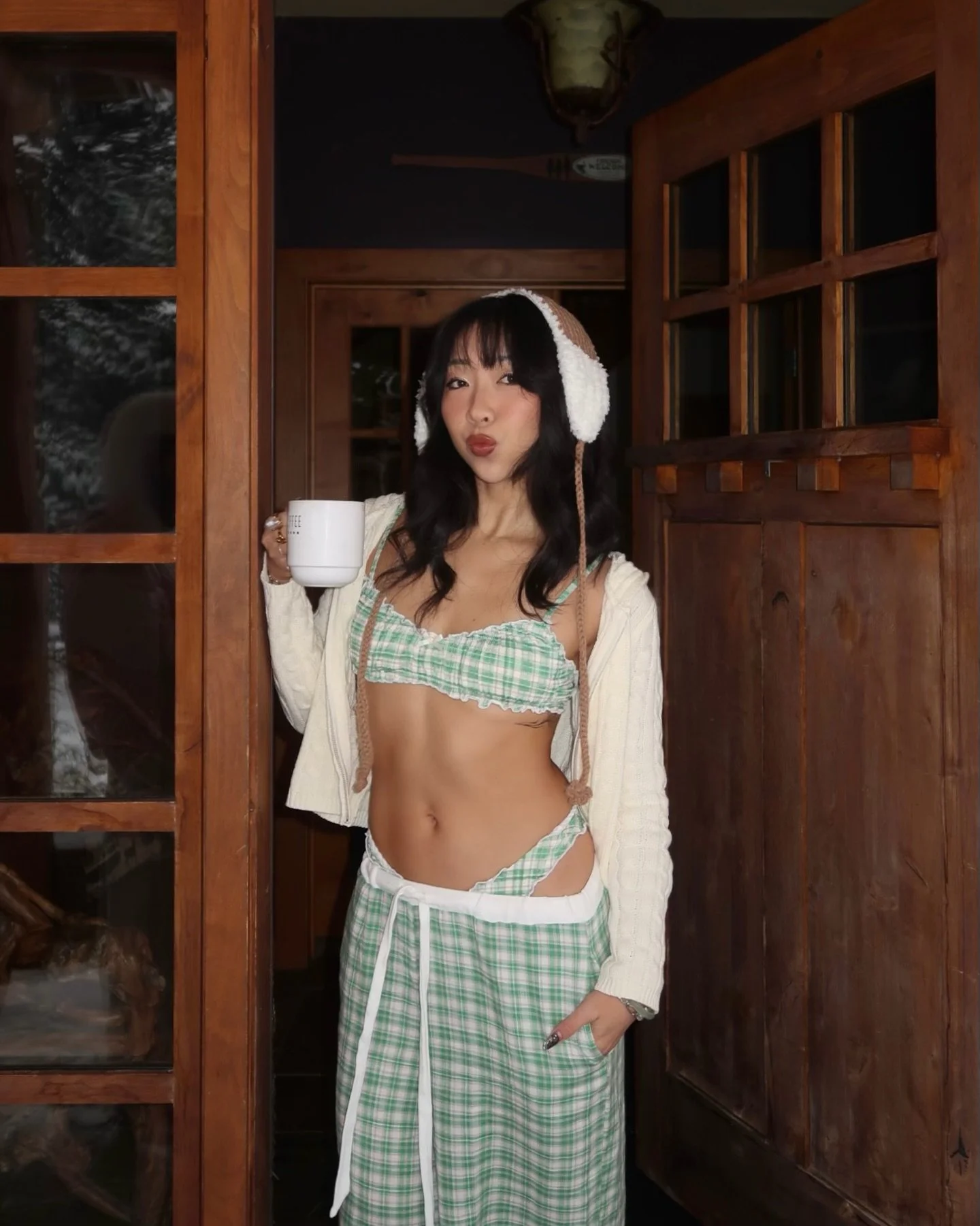 driving 5 hours to knit in a cabin surrounded by snow...my type of vacation ☃️❄️