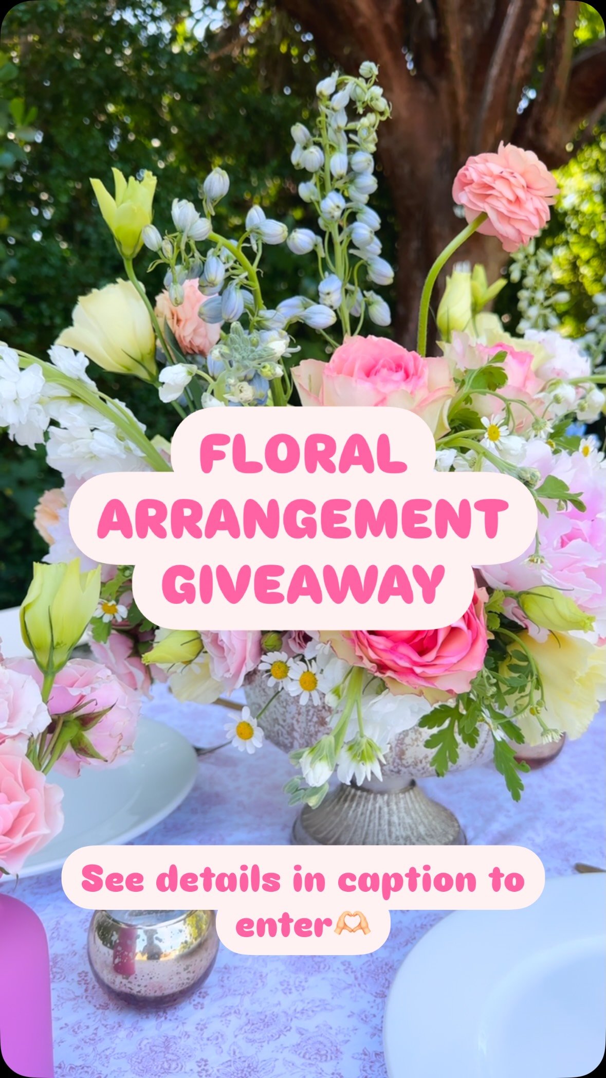 OUR FIRST GIVEAWAY IN THE MIAMI AREA!πΈ
We wanted to give back to all the beautiful people who support us! And that being said we’d like to giveaway an arrangement that’s worth $300 to one of you!! Follow the rules below to enter! One of