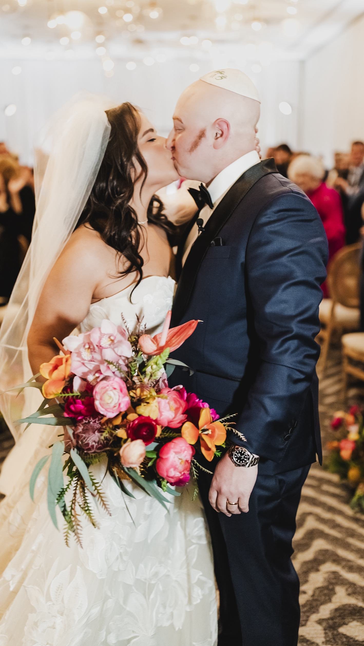 RECAPxx
Recap of this beautiful wedding with modern tropical florals π«ΆπΌ
Planner: @kristenkseventsandflorals
Florals & Backdrop: @wandering.solstice.design
Photography: @laviestudiosweddings
Stationary: @karamichelledesign
Cake: @etcakes_b
