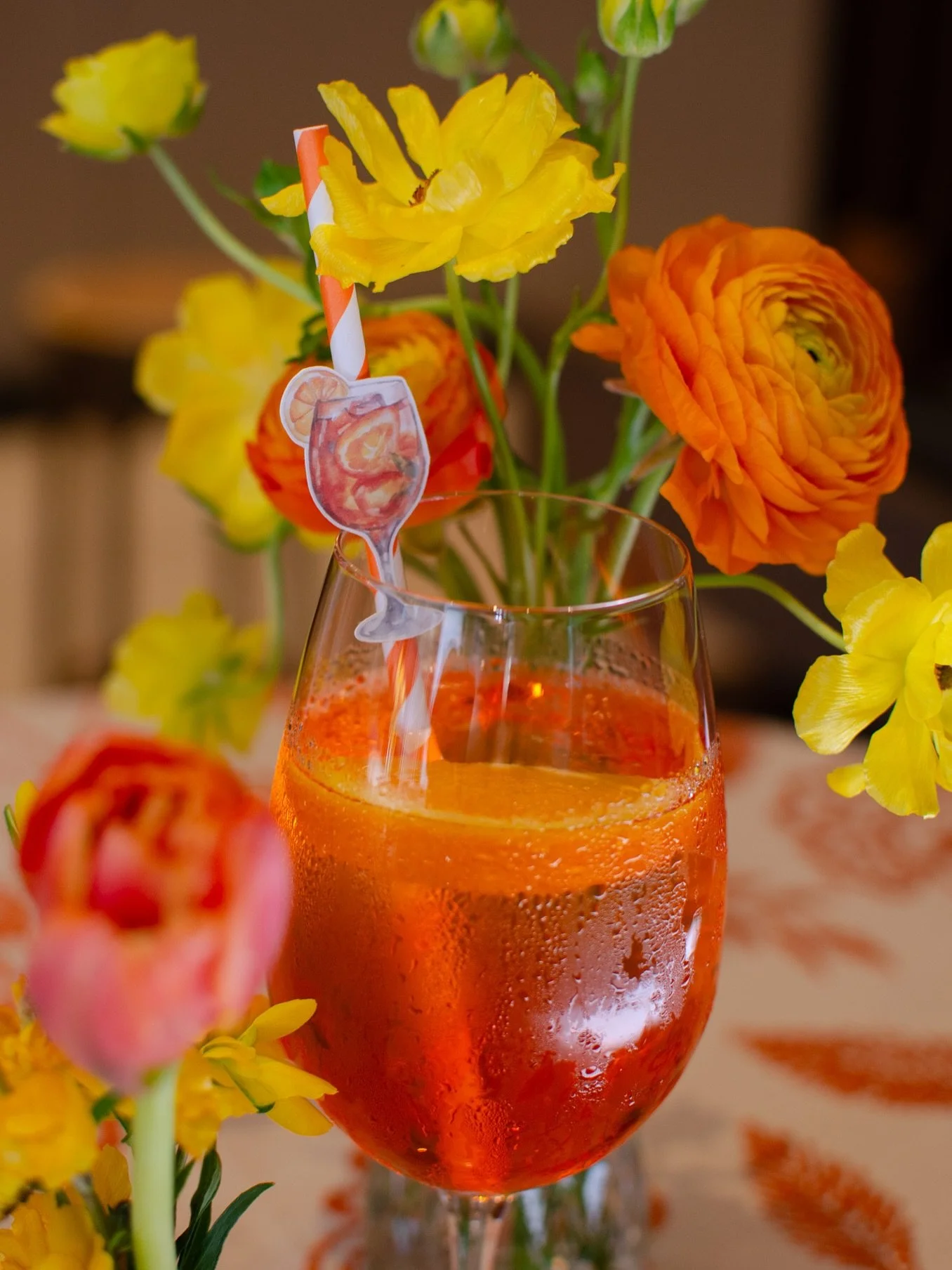 APEROL SPRITZ &amp; YUMMY BITESxx 

Planner: @amandagrahamevents 
Florals &amp; Backdrop: @wandering.solstice.design 
Phtography: @j.miamiphotography 
Catering: @mena_catering 

#bridalshower #aperolspritz #florist #miamiflorist