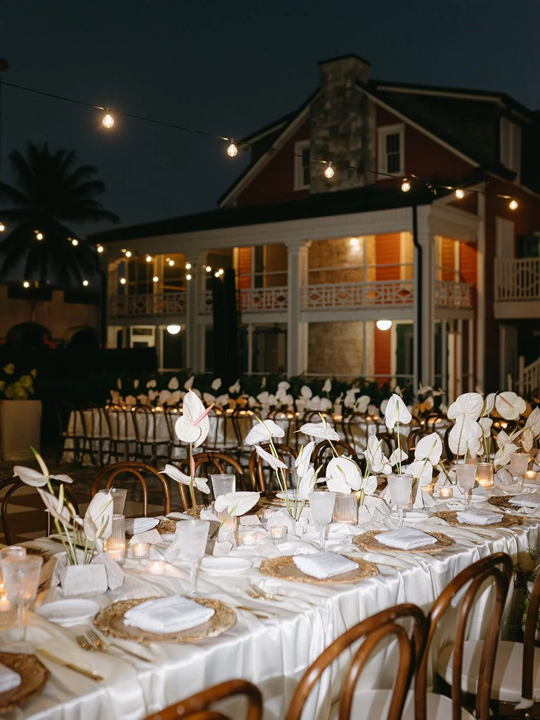 TABLESCAPES IN THE DARKxx

Planner: @amandagrahamevents 
Florist: @wandering.solstice.design 
Photographer: @dmargherite 
Venue: @deeringestate 

#miami #wedding #deeringestate #florist weddingphotography