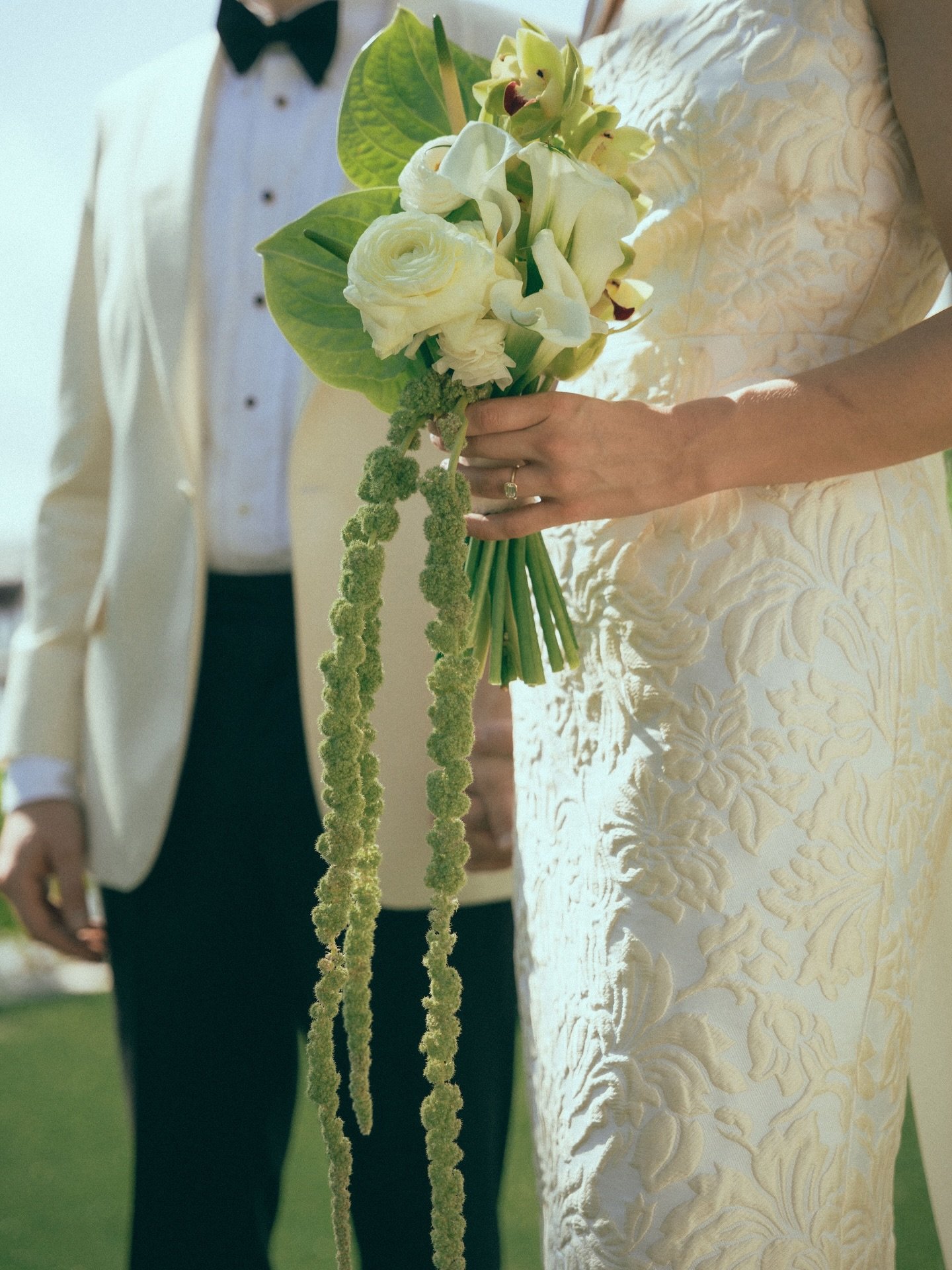 THE BOUQUETxx

Planner: @kristenkseventsandflorals 
Florals: @wandering.solstice.design 
Photography: @reyzamoraphotography 

#weddingflorals #bridalbouquet #wedding #weddingphotography