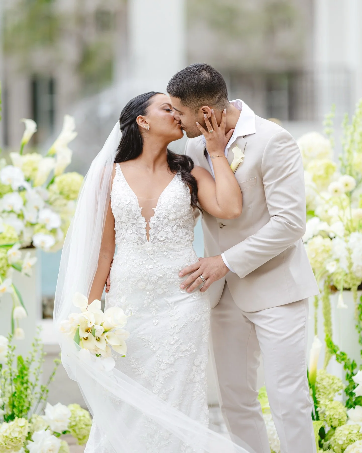 ALEXA &amp; DANNYxx

Planner: @amandagrahamevents 
Florist: @wandering.solstice.design 
Photographer: @margirentisphoto 
Venue: @bay13brewery 

#weddingflorals #wedding #miami #florist