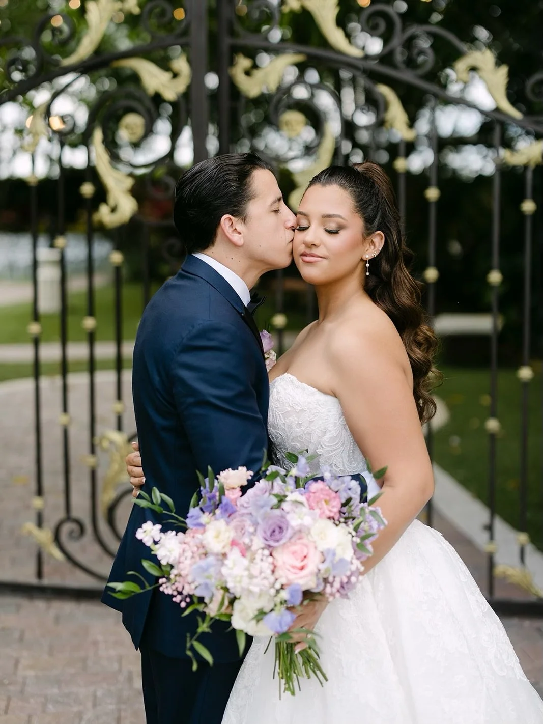 DANIELA &amp; EDUARDO xx 🩷💜 
@dani_arzola22 

Planner: @metis.events 
Florals: @wandering.solstice.design 
Photography: @vborsphotography 
Venue: @villatoscanamiami 

#miami #florist #wedding #weddingphotography #weddingflorals