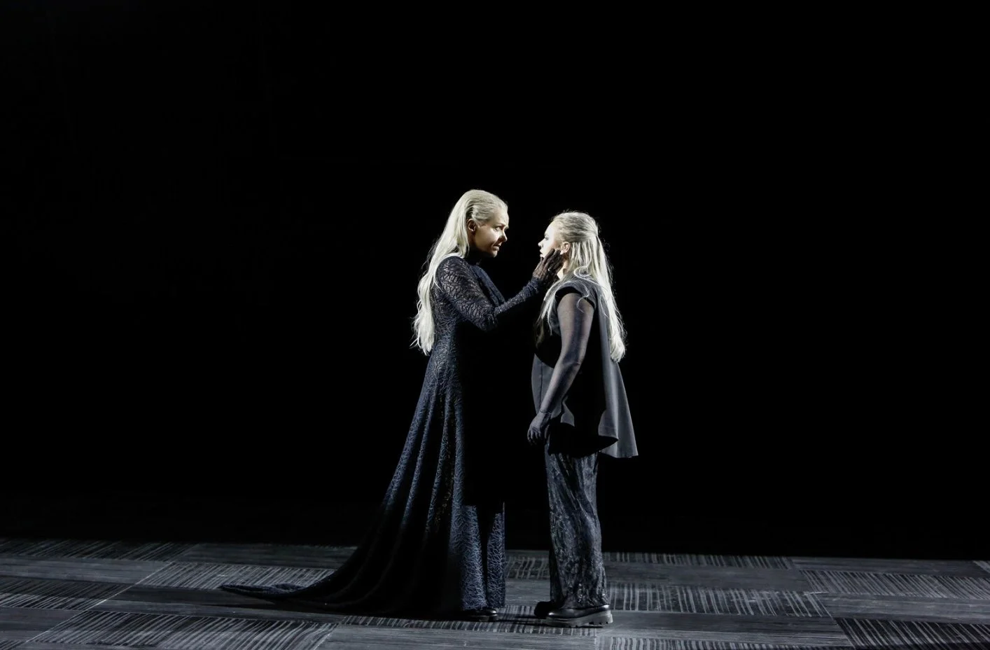 Ich, Antigone (Auszüge, Schauspiel Frankfurt)