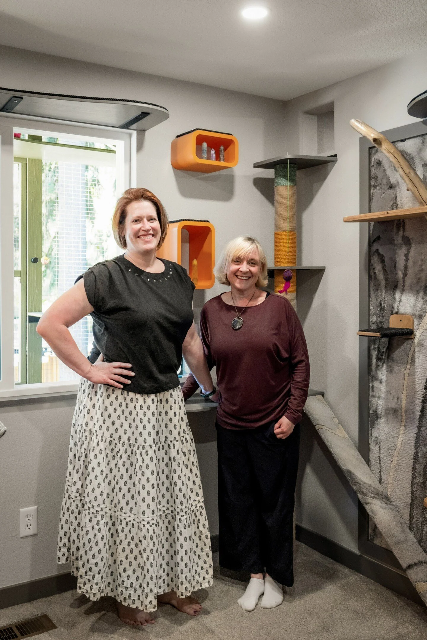 I love snapping a pic with happy clients at the end of each project. There's nothing more rewarding than a client who loves their new space! 
It's why we do what we do @DickerhoofDesign

#HappyClient #InteriorDesign #CatRoom #Catio #CatMom  #ClinetFr