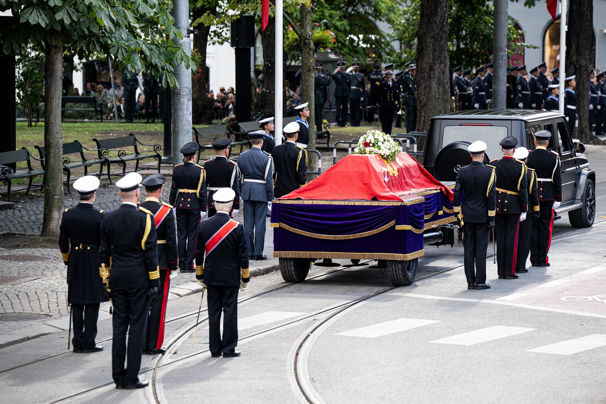 HARALD-PK-FUNERAL294.jpg