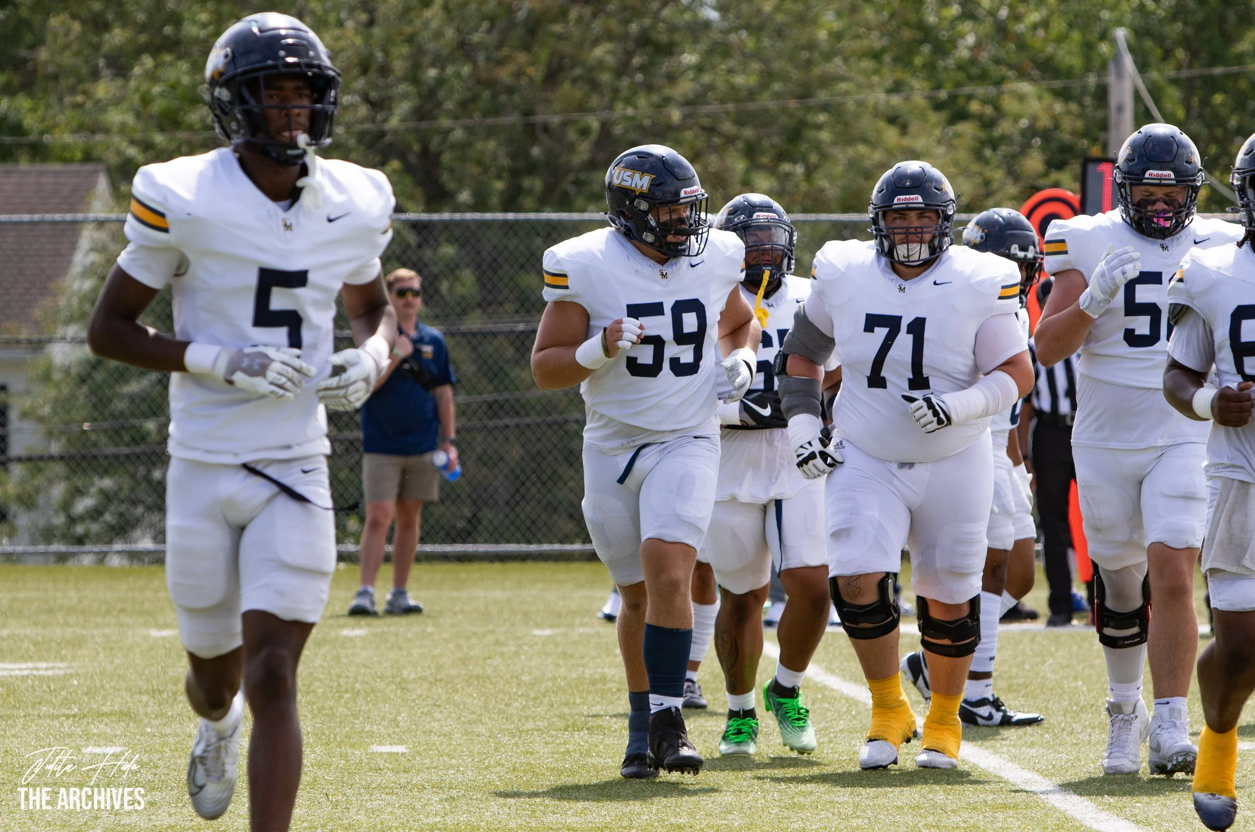 Avila Homecoming Game-250920-0175.jpg