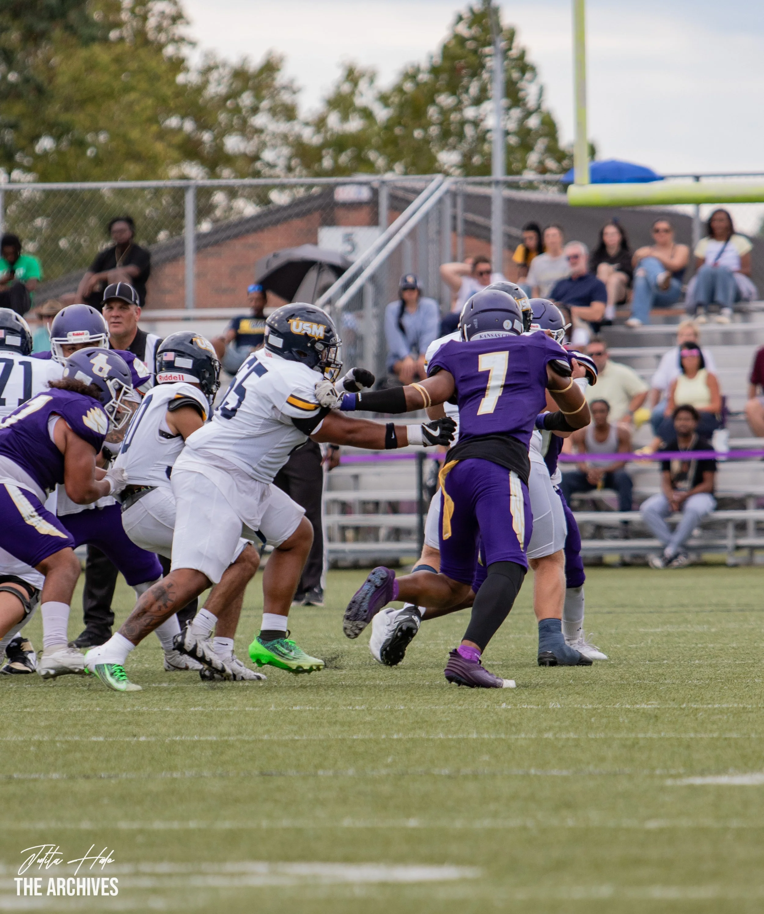 Avila Homecoming Game-250920-1281.jpg