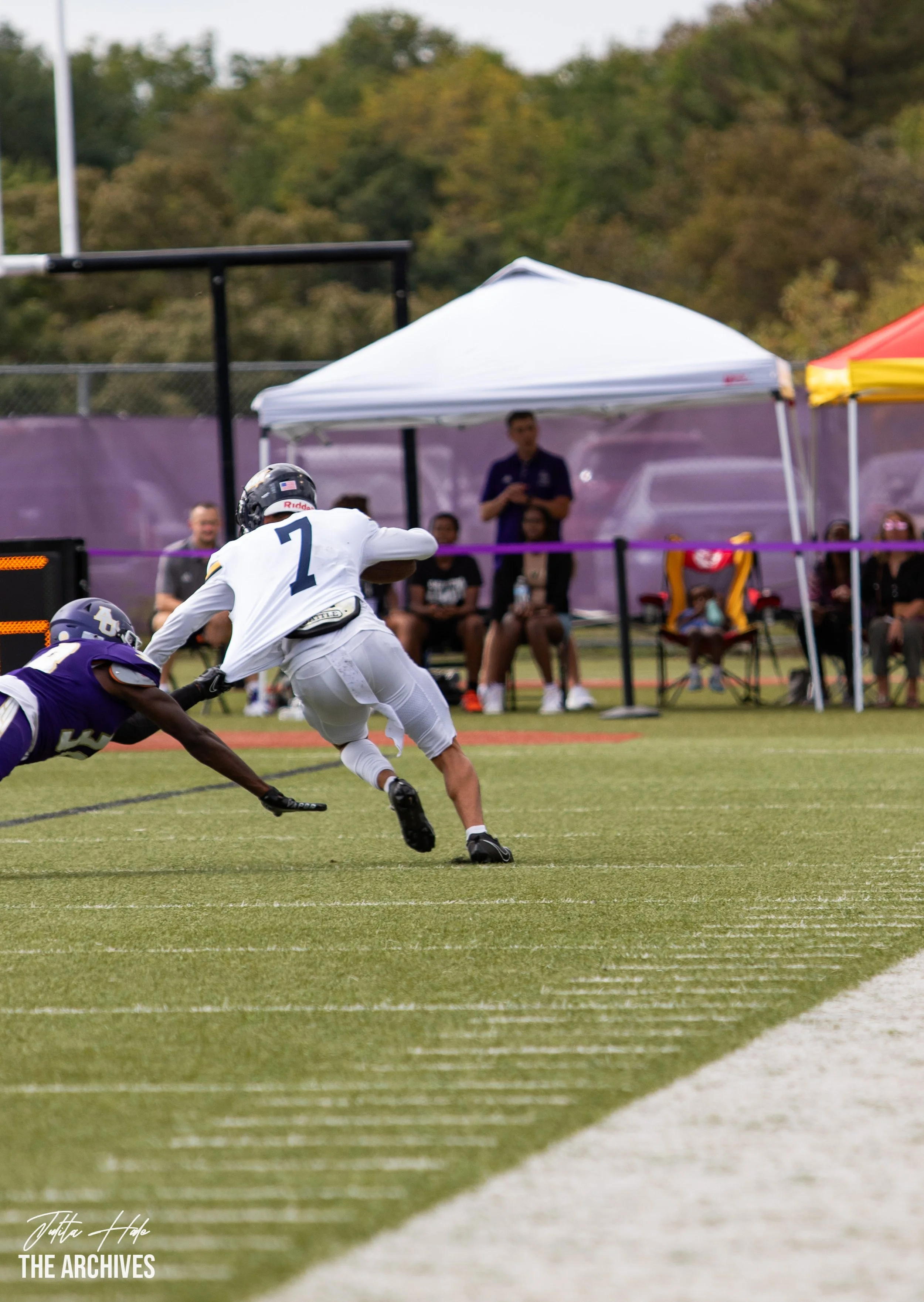 Avila Homecoming Game-250920-0389.jpg