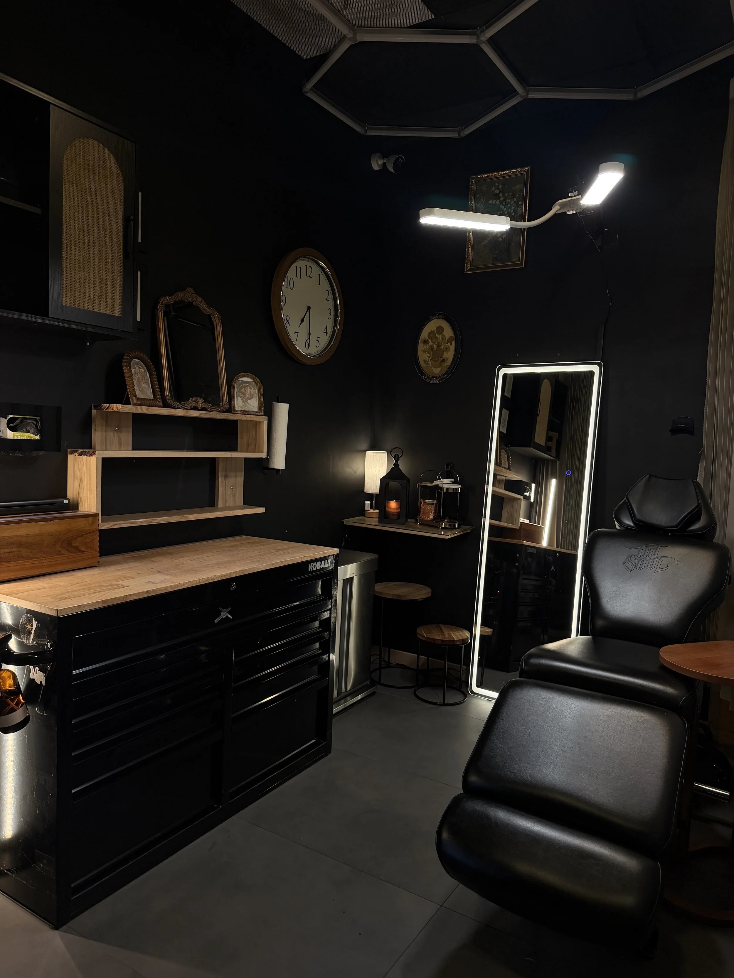 Eva's Tattoo Station