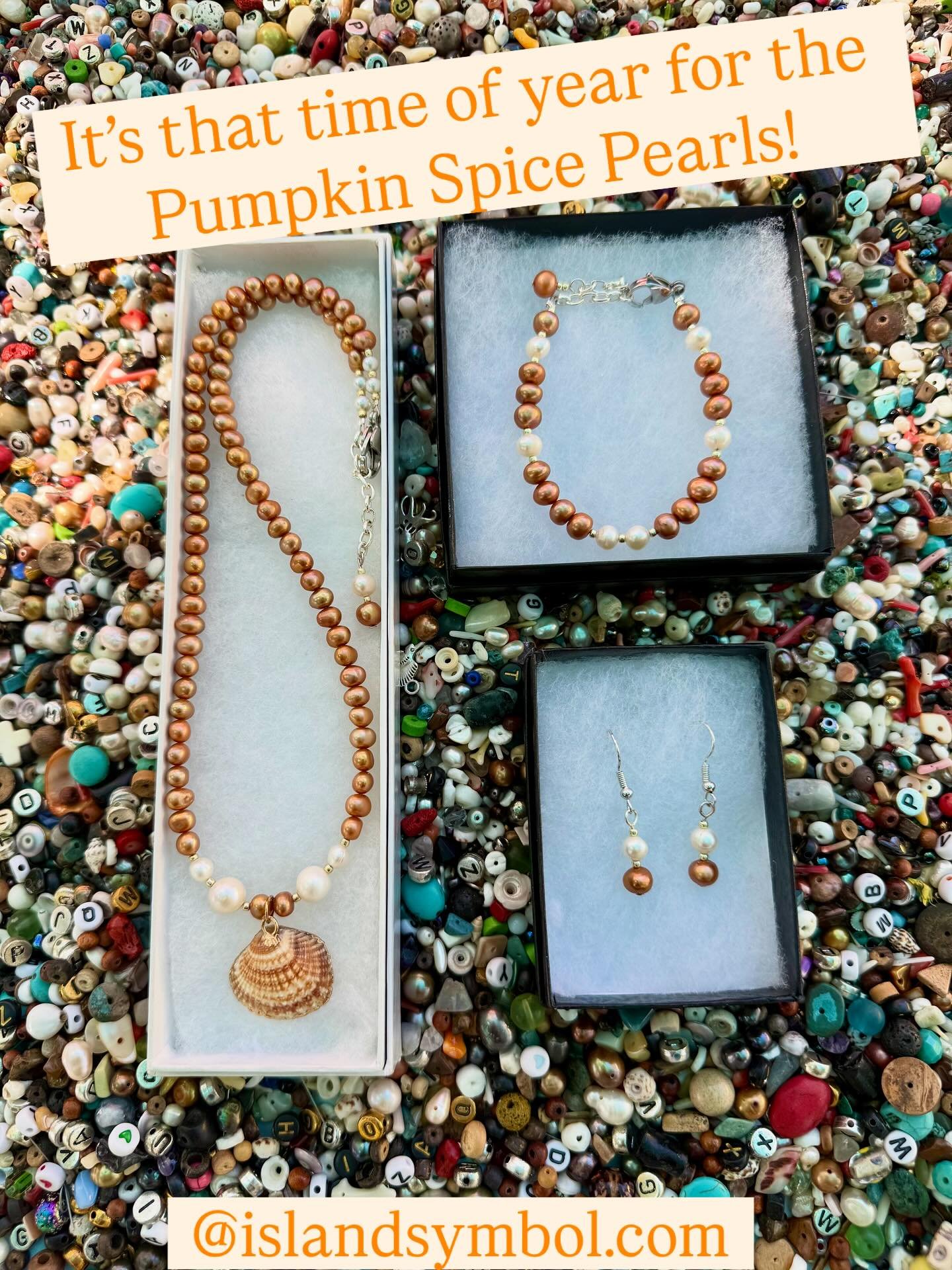 It&rsquo;s that time of year again! Fall is here with its beautiful weather ❤️ embrace the elegance of the fall colors with this pearl set! Can also be sold individually.
