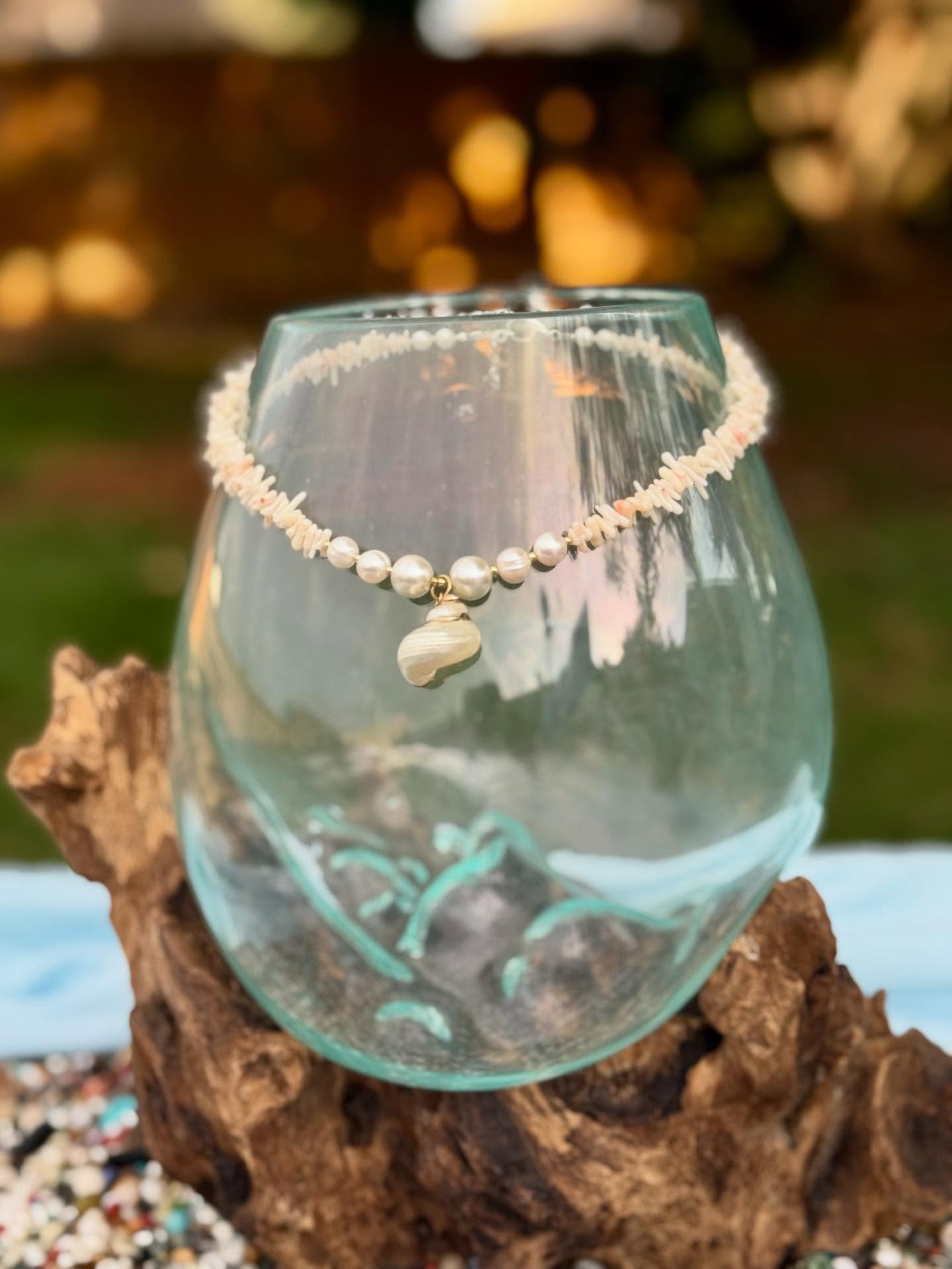 🌸 Handmade Pink Coral &amp; Pearl Necklace 🌊✨ She carries the sea wherever she goes&hellip;
Waves in her heart, sunlight on her skin, and a whisper of coral around her neck. 💫

This necklace was born from the ocean &mdash; real pink coral, white p