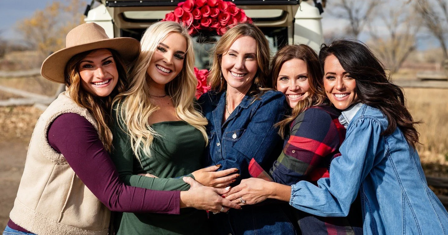 From our Alma family to yours &mdash; we&rsquo;re so thankful for your support. Wishing you the best Thanksgiving surrounded by your favorite people. ❤️✨