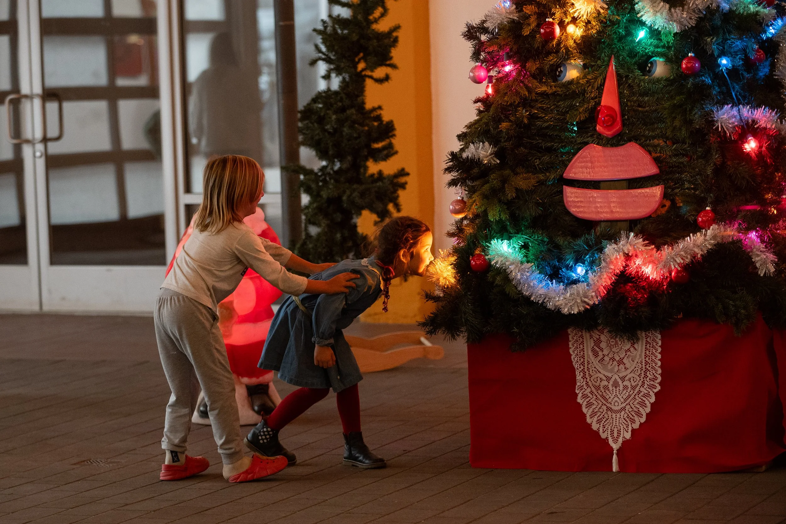 The Kitschmas Tree Lot and the Case of the Missing Nose with Brian & Ryan