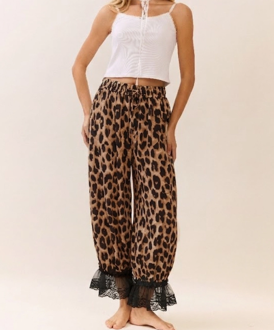 Leaopard Pants .png
