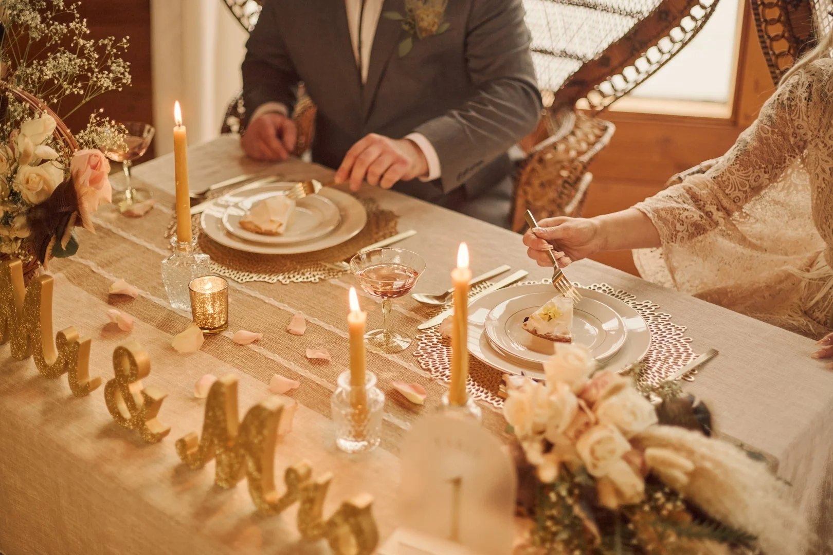 MR_2024_BRIDE&GROOMTABLE2.png