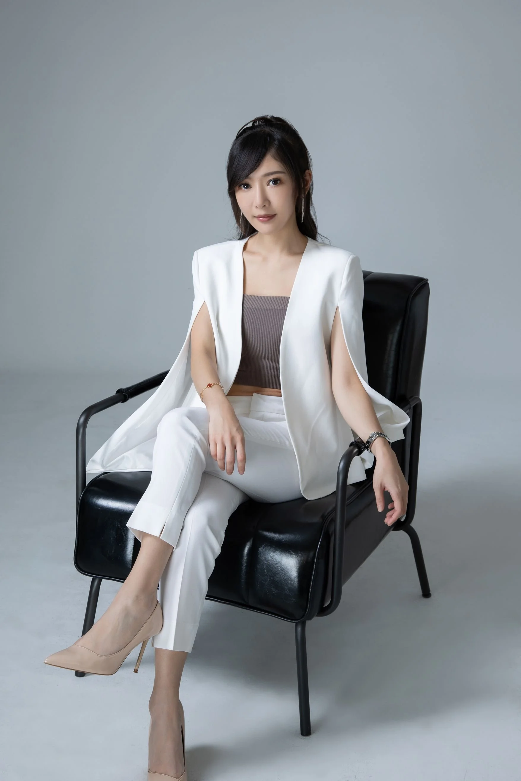 阿力 Ali #人像攝影 #Portrait #舞蹈老師 #形象照 #個人形象照 #形象照拍攝 #形象照推薦 #形象照梳化 #桃園形象照 #專業形象照 #企業形象照 #團體照 #運動員型像照 #businessportrait #businessheadshots #Lighttheart #photography #photo #photos #toptags #photographer #ilovephotography #photographyislife #photooftheday #