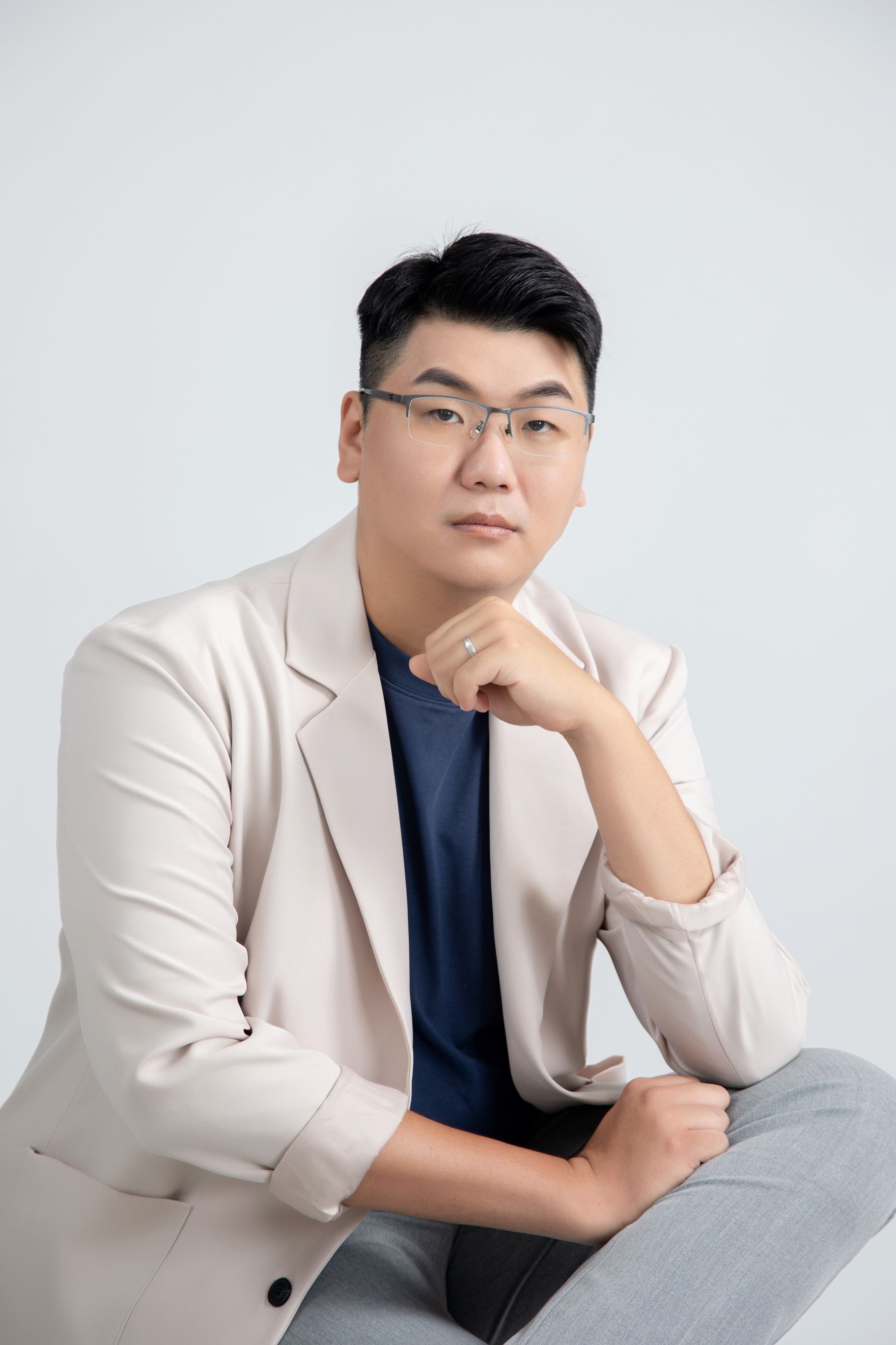 阿力 Ali #人像攝影 #Portrait #舞蹈老師 #形象照 #個人形象照 #形象照拍攝 #形象照推薦 #形象照梳化 #桃園形象照 #專業形象照 #企業形象照 #團體照 #運動員型像照 #businessportrait #businessheadshots #Lighttheart #photography #photo #photos #toptags #photographer #ilovephotography #photographyislife #photooftheday #