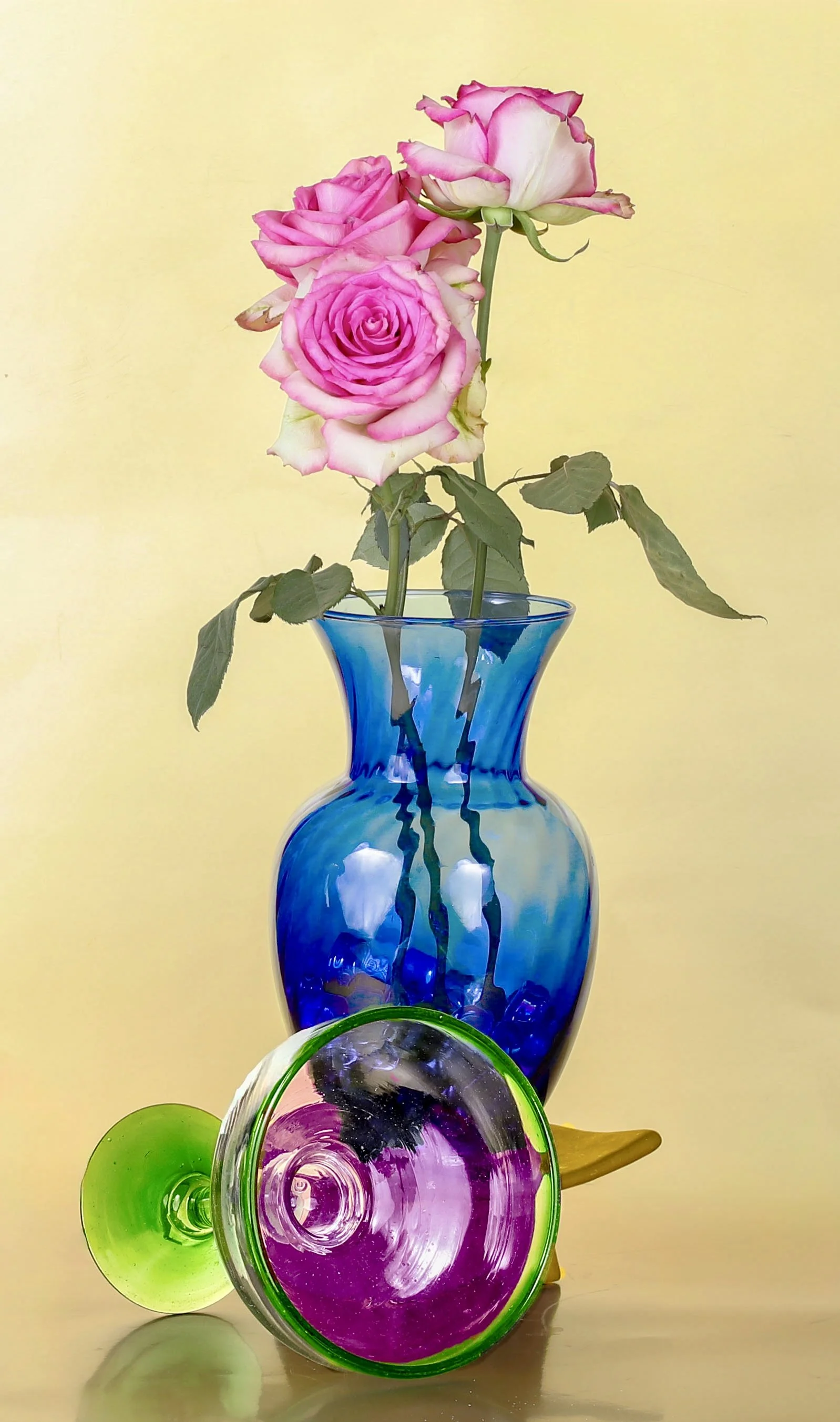 LS-00189Untitled (Three Pink Roses on Muted Gold Background) · Still Life · 2024