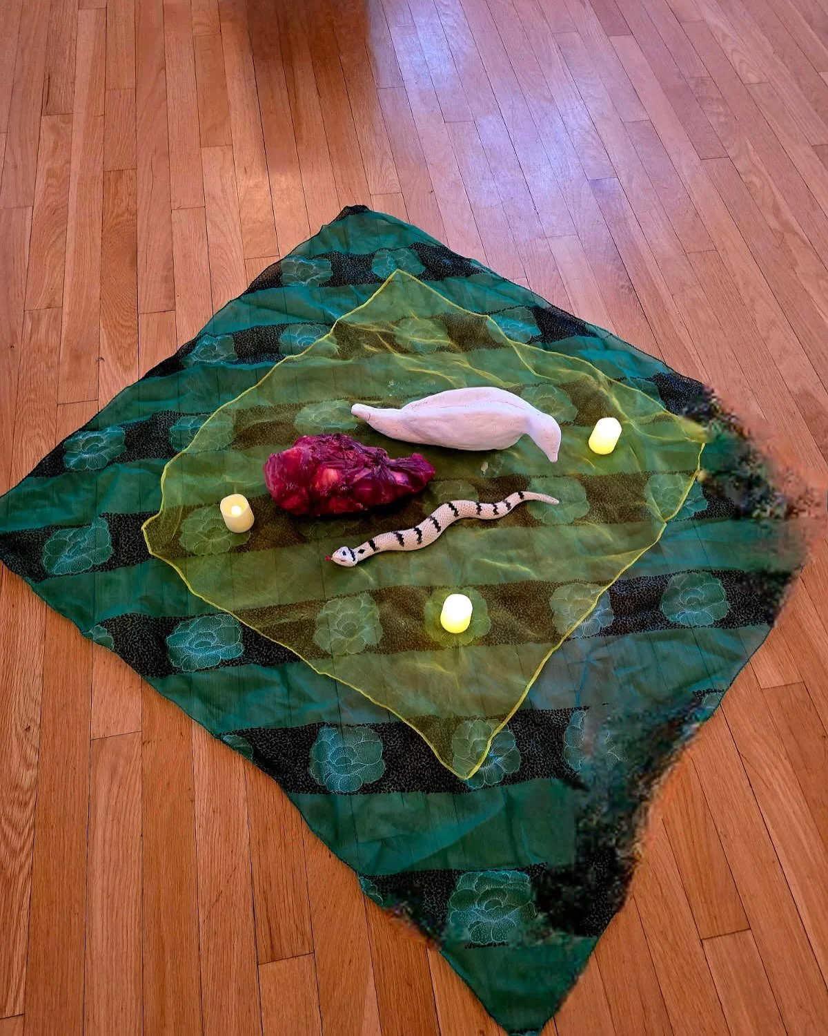 π It’s been awhile since we’ve shared our altars at Yojita Yoga this busy spring season. Altars are a grounding practice to anchor us to the beauty and meaning in our lives. Simple or elaborate, filled with beloved items or even visualiz