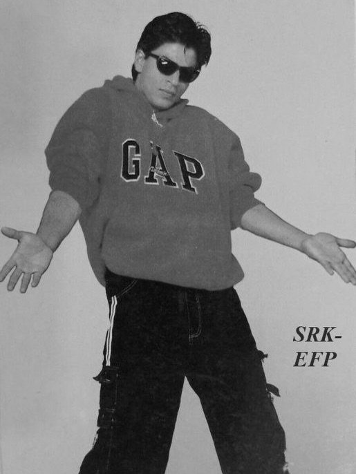 Haven&rsquo;t done an archive post in so long. 
Happy Sunday UD family ☺️ 

I made the last slide a sticker for my iMessage lol 

#bollywood #sharukhkhan #indian 

Vintage Bollywood, 2000s Bollywood, old Bollywood, Sharukh khan, Kareena Kapoor, Aarya