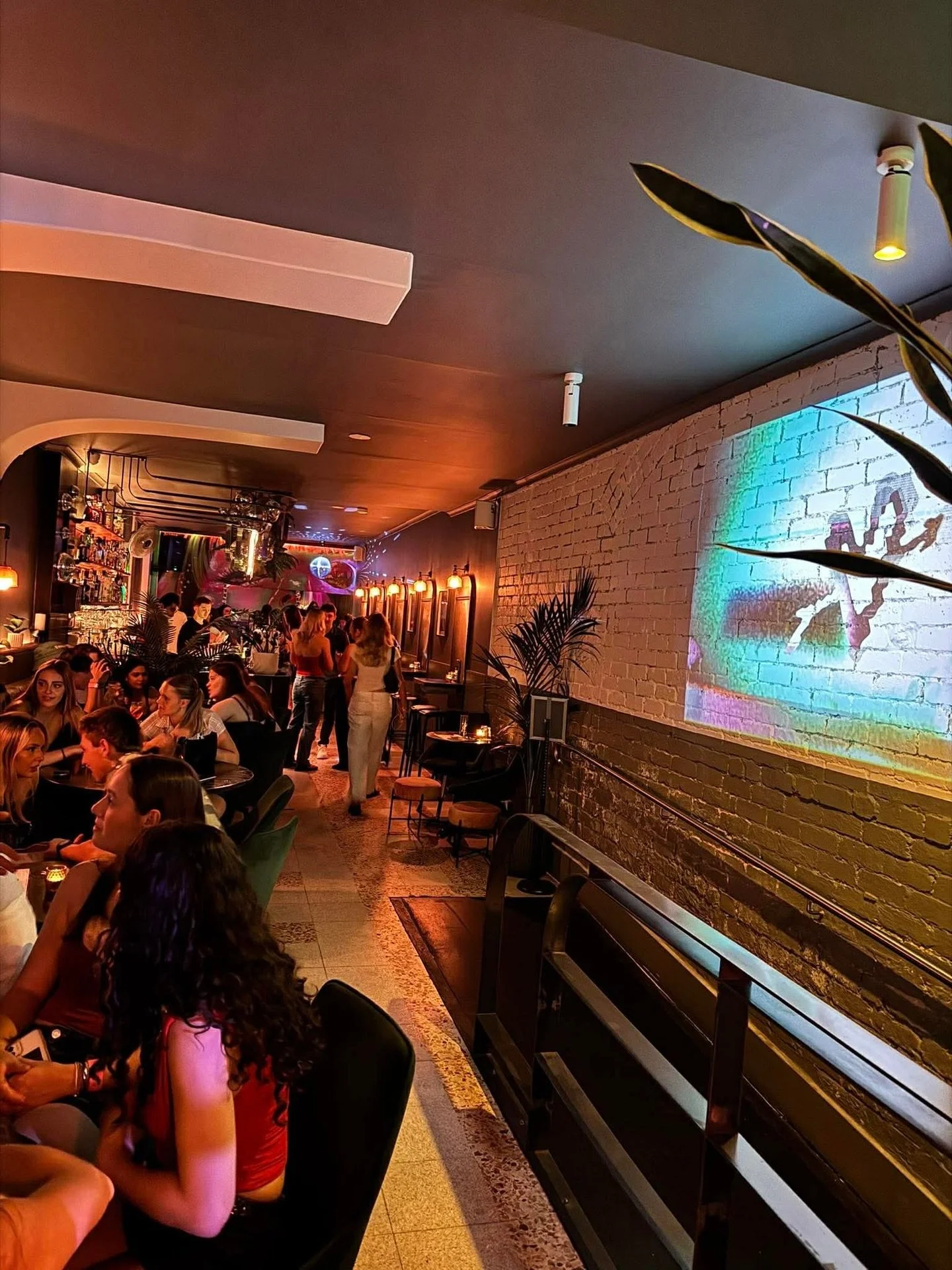 The weekend starts here 🥂

Happy Hour 5pm - 8pm | House wine, beer + spirits $8
$14 cocktail specials 

Kitchen open all night serving up your fav late night feeds 🍽️ 

📍110 Chapel St, Windsor 

#chapelstreet #chapelstprecinct #melbournefoodies #m