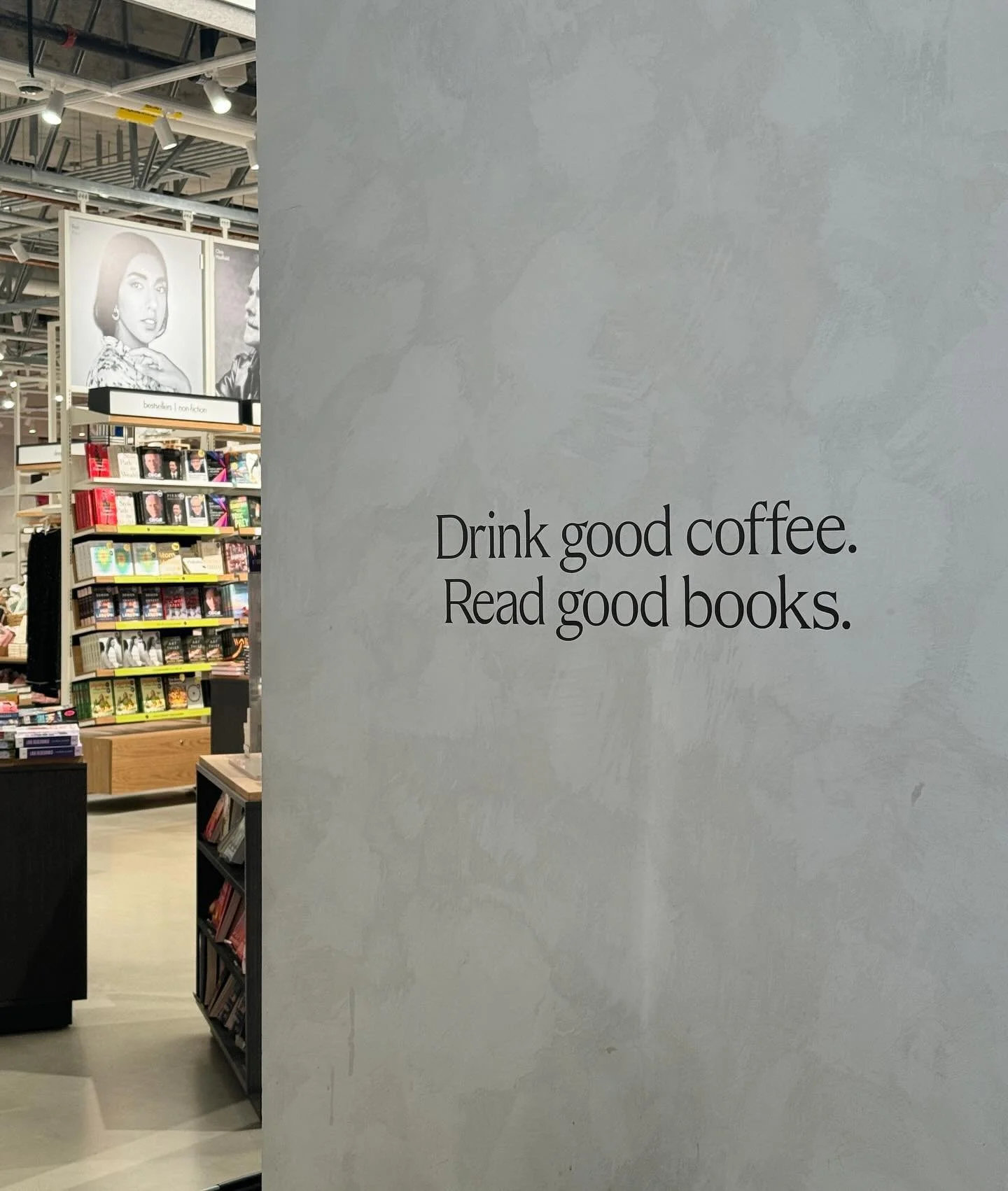 This month literary situation 📚📚📚
What are you reading these days? What would you recommend? Let me know in the comments 🤓p

#reading #indigobooks #bigmagic #dinnerwiththepresident #jackiekennedystyle #lagerfeld #booksofinstagram #booklover #lite