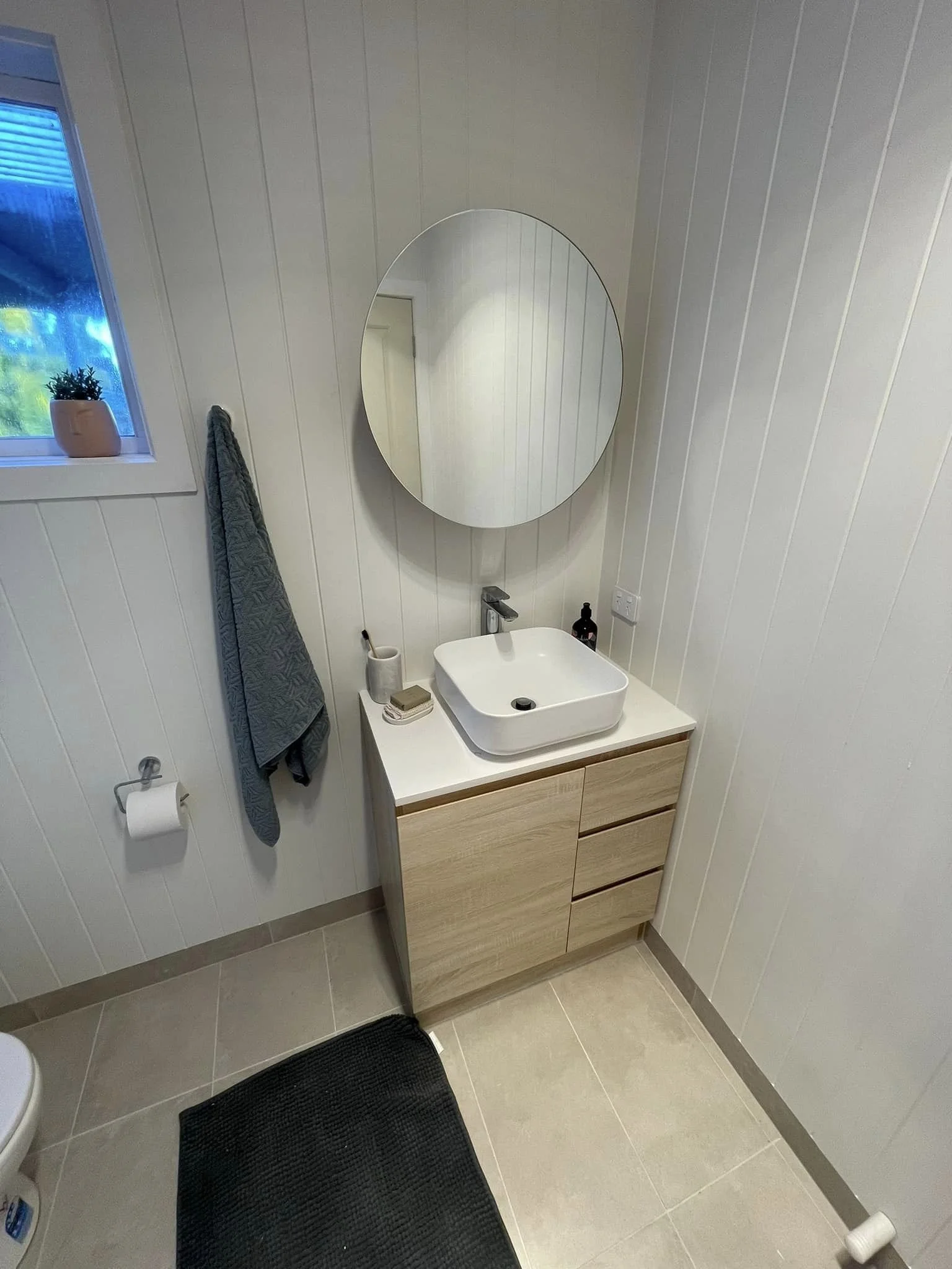 Add as one of first bathroom images.jpg