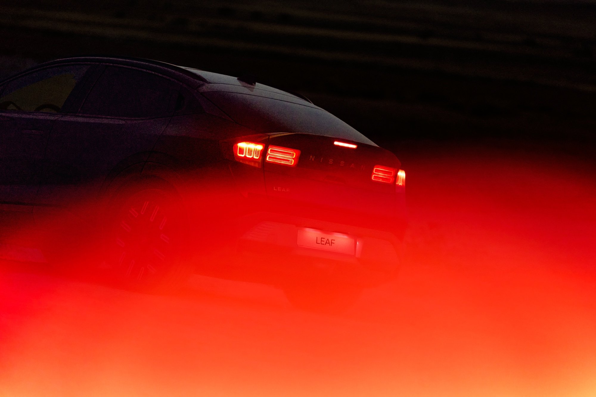 NISSAN-LEAF_05_NIGHT_02056_sRGB.jpg