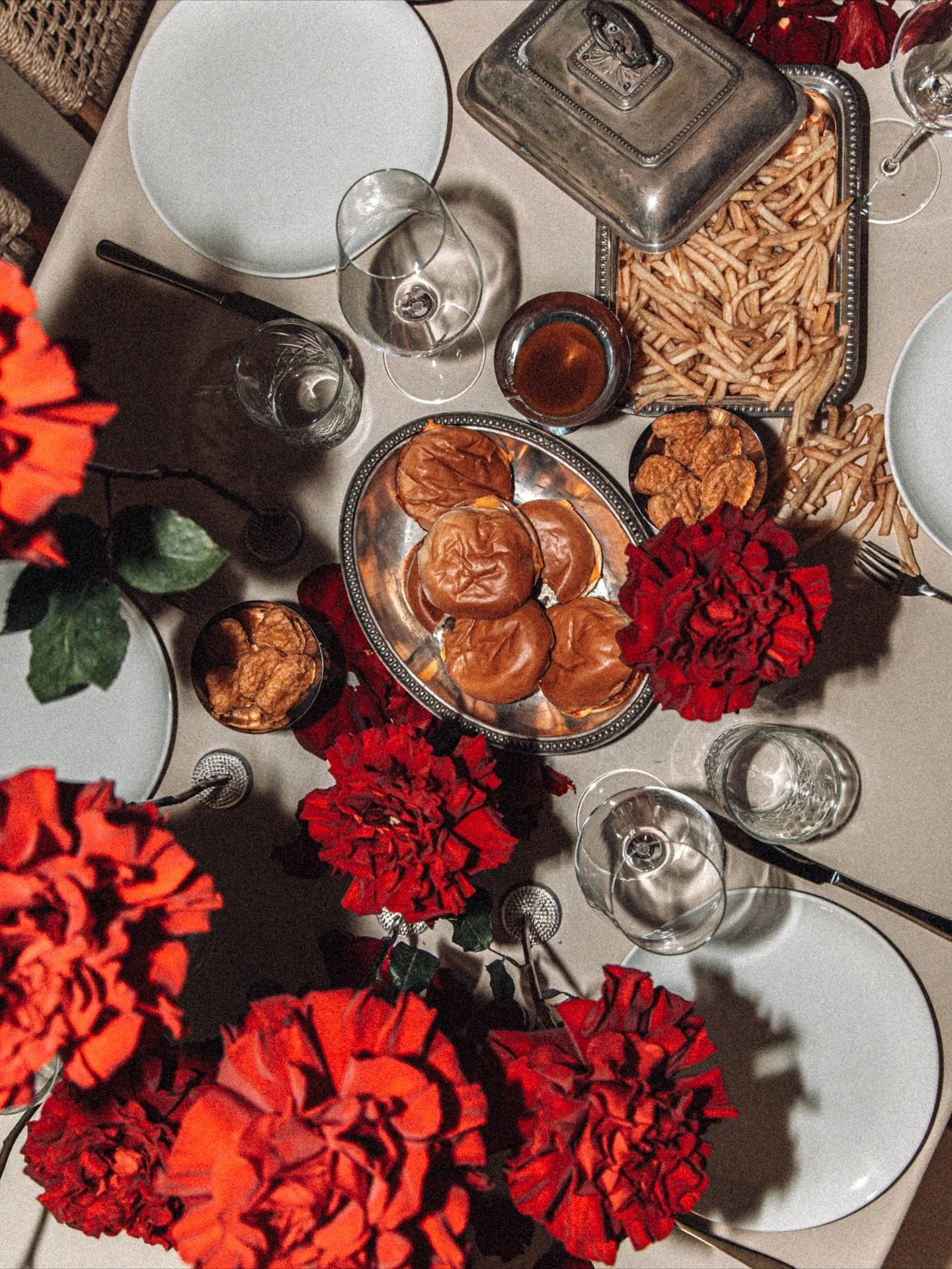 Fast meets fancy for dirty 30 celebrations 🪩

More proof that we&rsquo;ve got the perfect base for your vision.

Add in florals from @huskiacreative and cocktails from @thebartendersnoosa - even a set from your favourite local DJ&hellip;need we say 