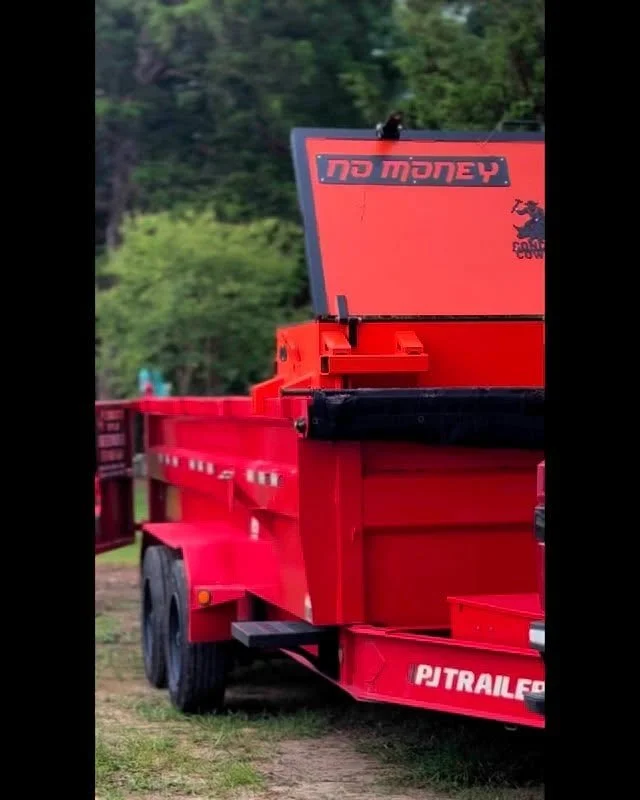 What a privilege to take on this massive, one of a kind custom heavy duty storage box designed specifically to mount inside a dump trailer.
From the fully tailored fit to the integrated custom side step and branded detail work, this build was all ab