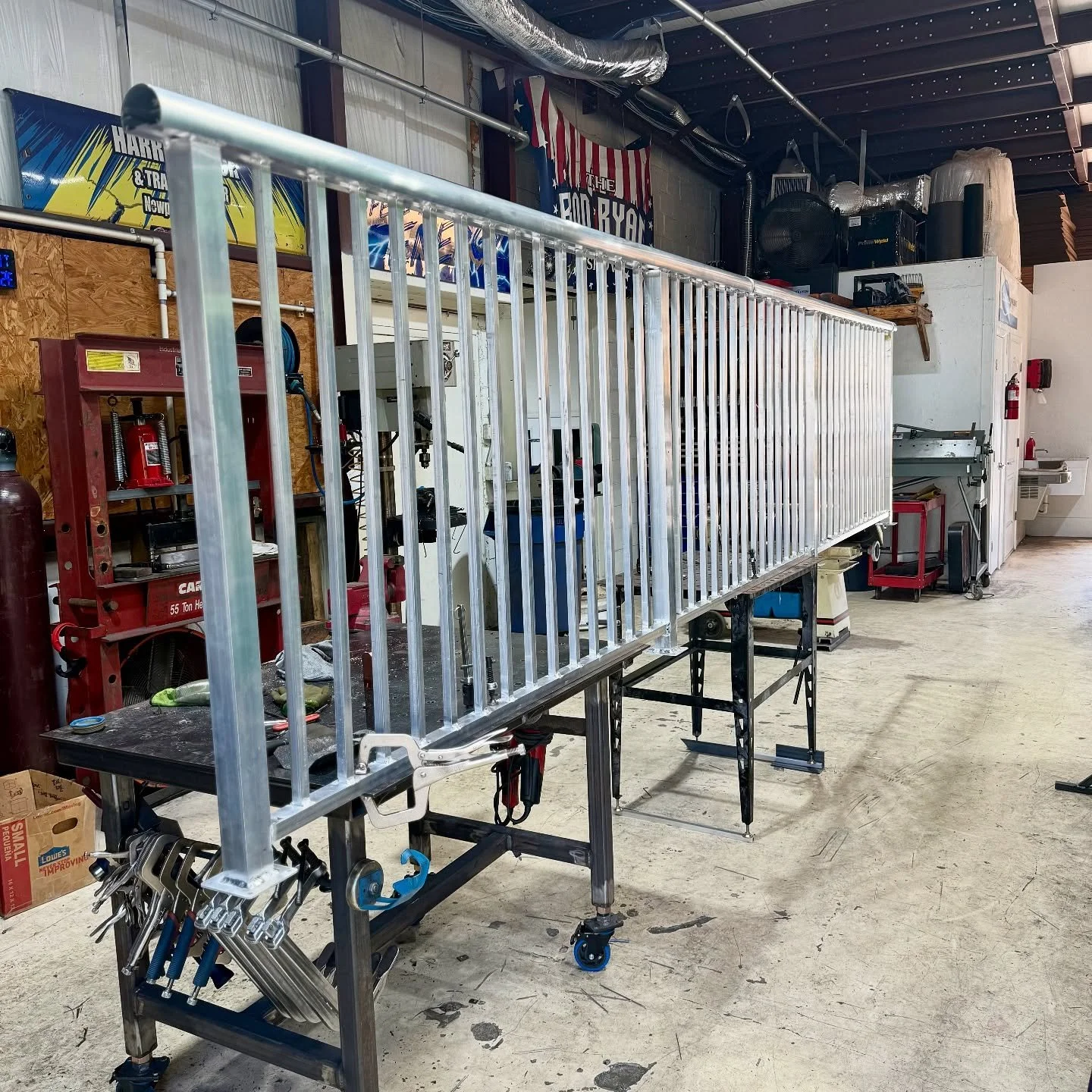 Table Space: 0 Projects: 1 🤦🏼&zwj;♂️

#StillSquare&amp;Straight #Aluminum #Handrail 
#TigWelding #HandrailsAndMore #CustomMetalWork #757 #HamptonRoads