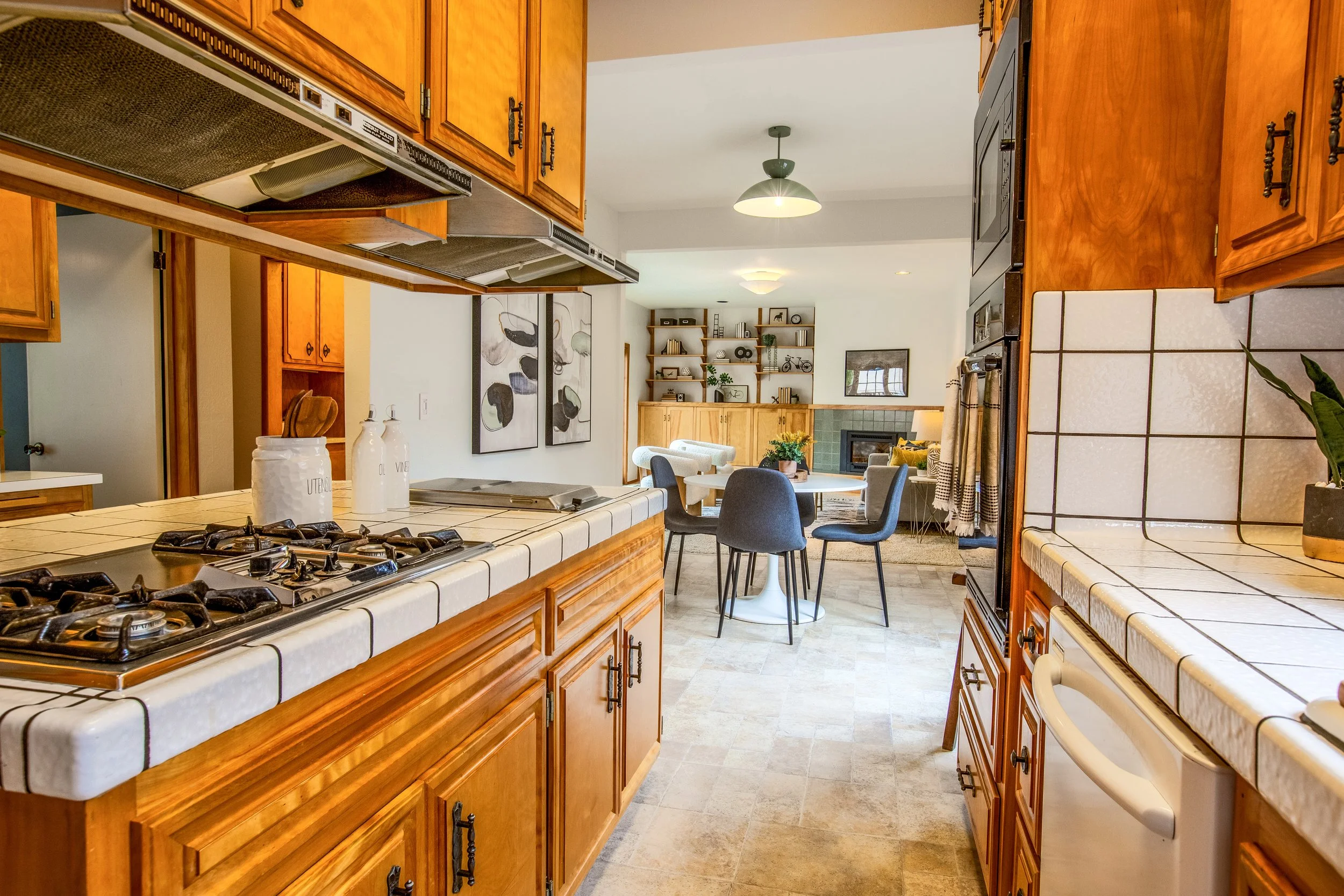 Kitchen1.jpg