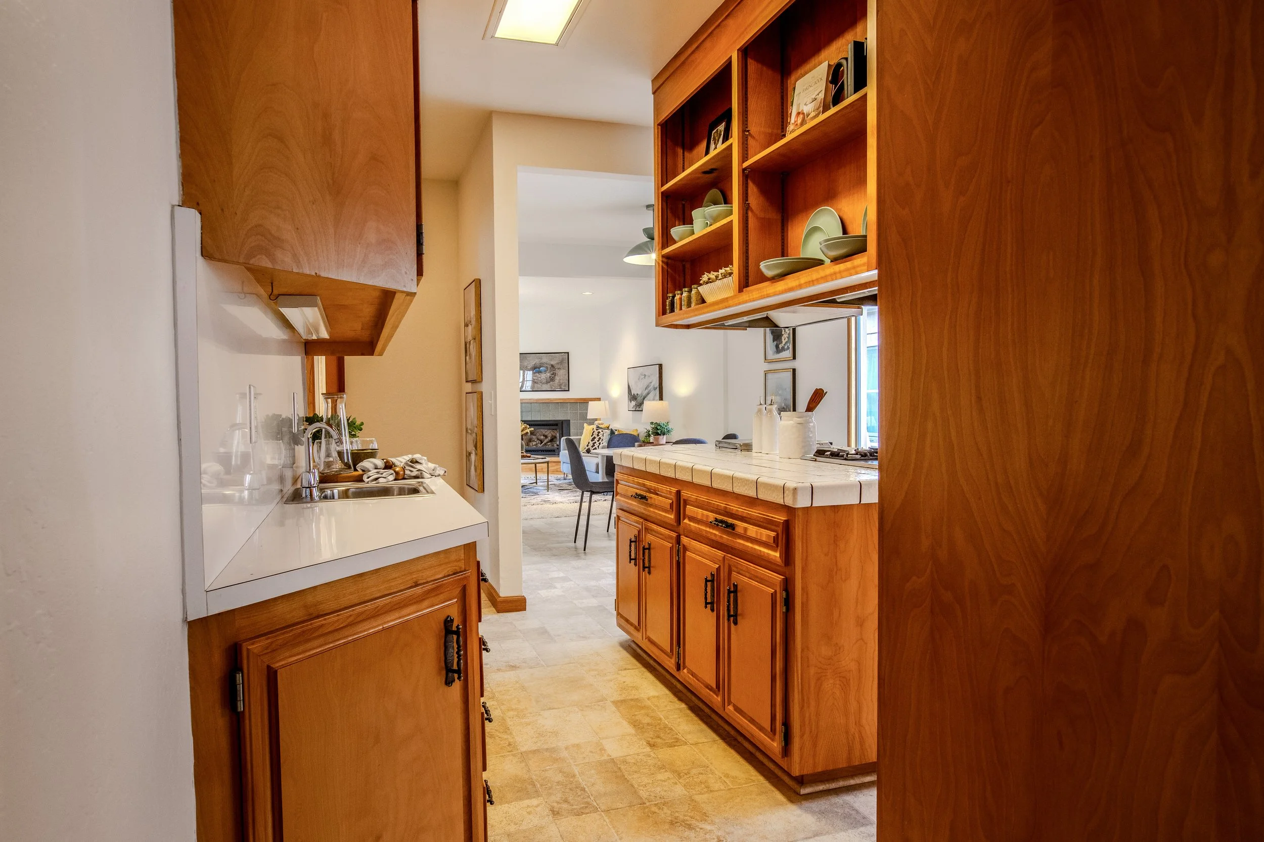 Kitchen2.jpg
