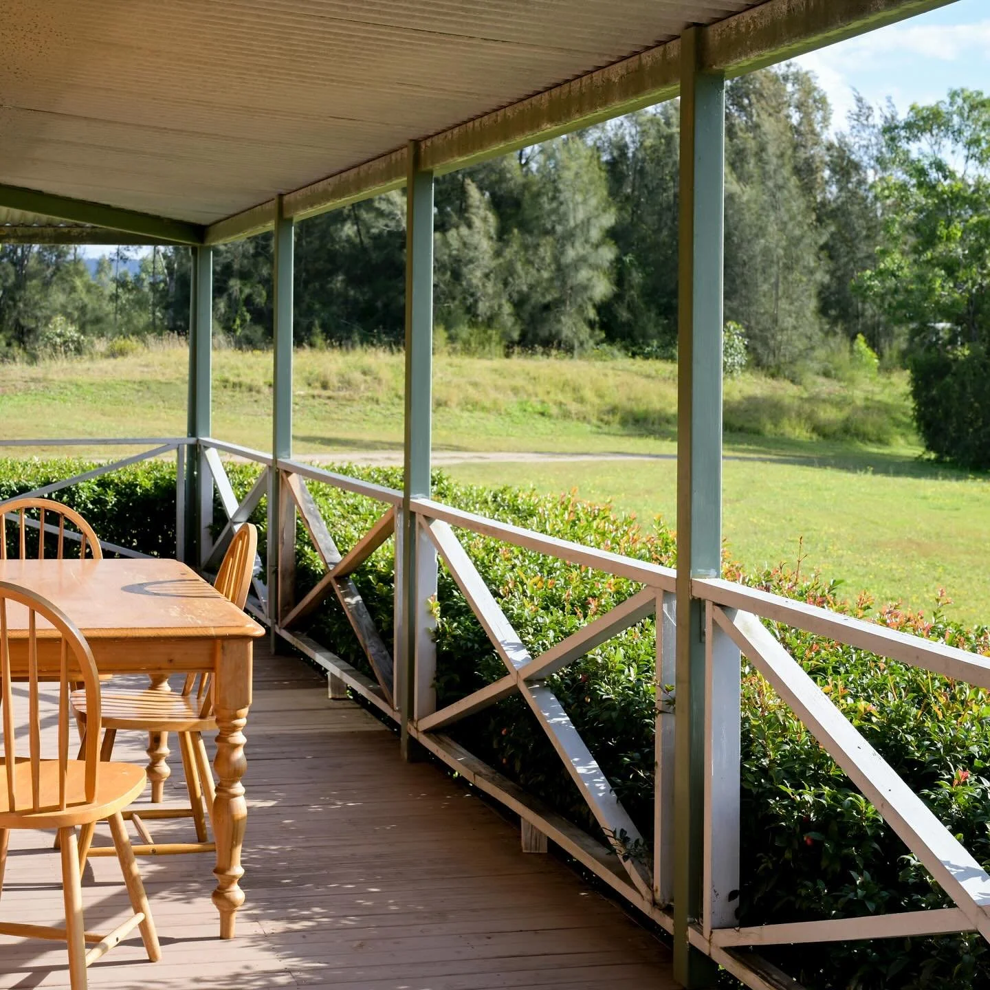 All our cabins have balconies to enjoy morning coffees or sunset drinks. Take your pick! 
.
.
.

#harkham #harkhamwonery #naturalwines #huntervalley #hunter #huntervalleywinecountry #pokolbin #italianrestaurant #richieharkham #harkhamhouse #harkhamlo