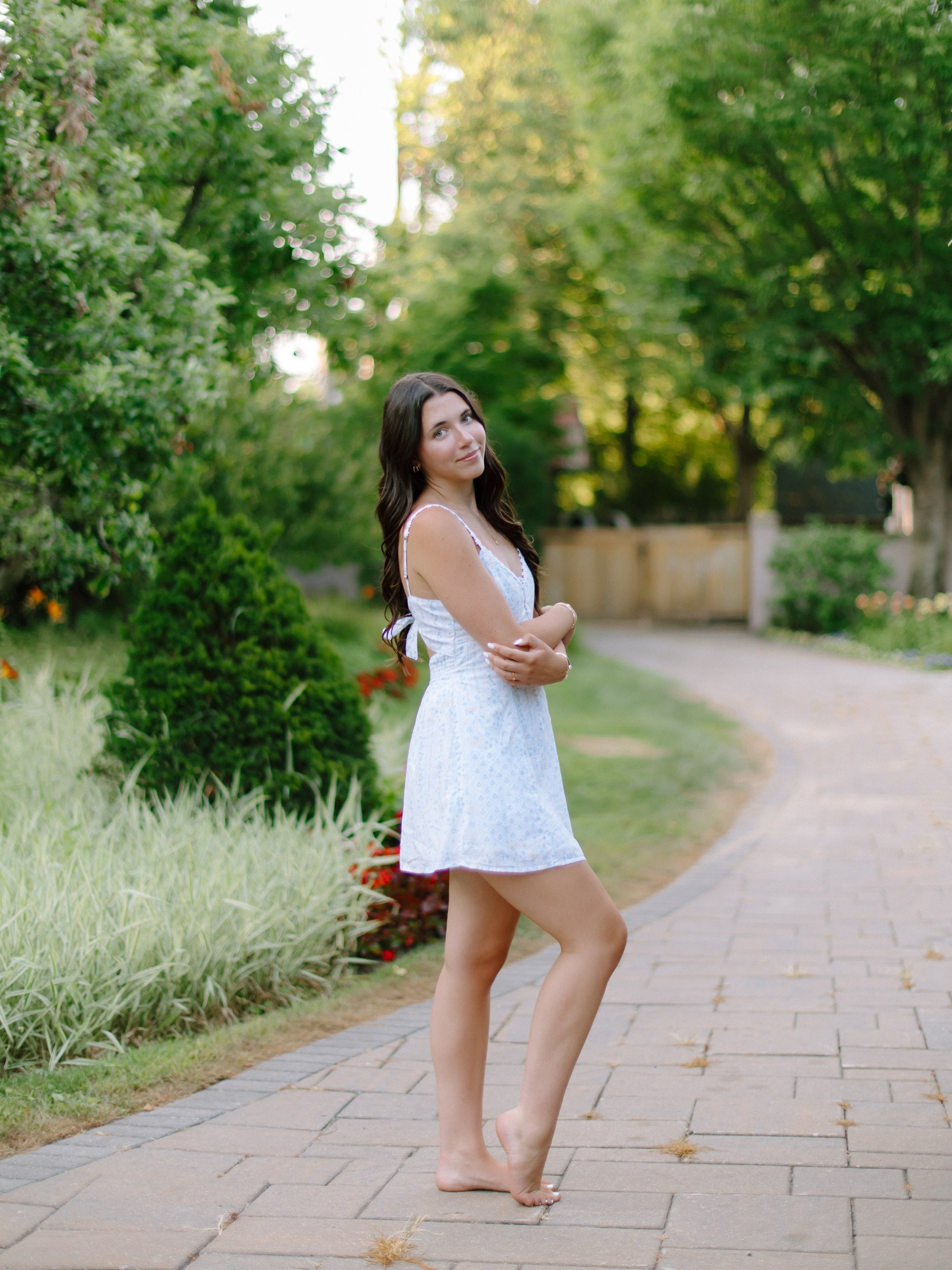 The most naturally beautiful girl! To my sweet cousin Anna Kate&rsquo;s senior year 🍏💌

#ChicagoPhotographer #OhioPhotographer  #ChicagoEngagementPhotographer #ChicagoGradPhotographer