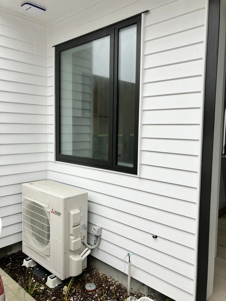 Kapiti Lights heat pump exterior repair