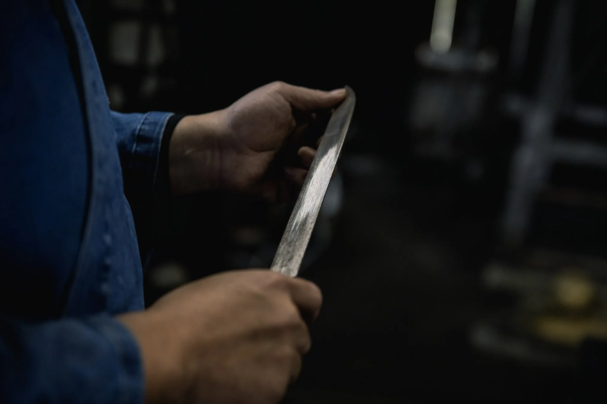 12-Kyushu_Nishimura_Swordsmith_055.jpg