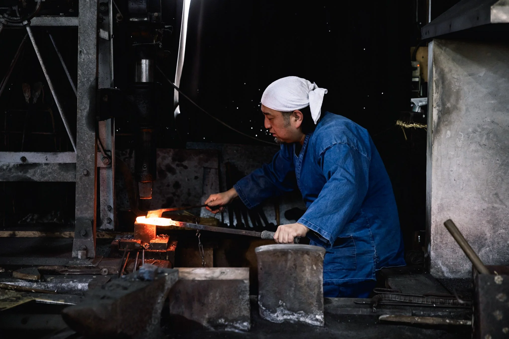 13-Kyushu_Nishimura_Swordsmith_093.jpg