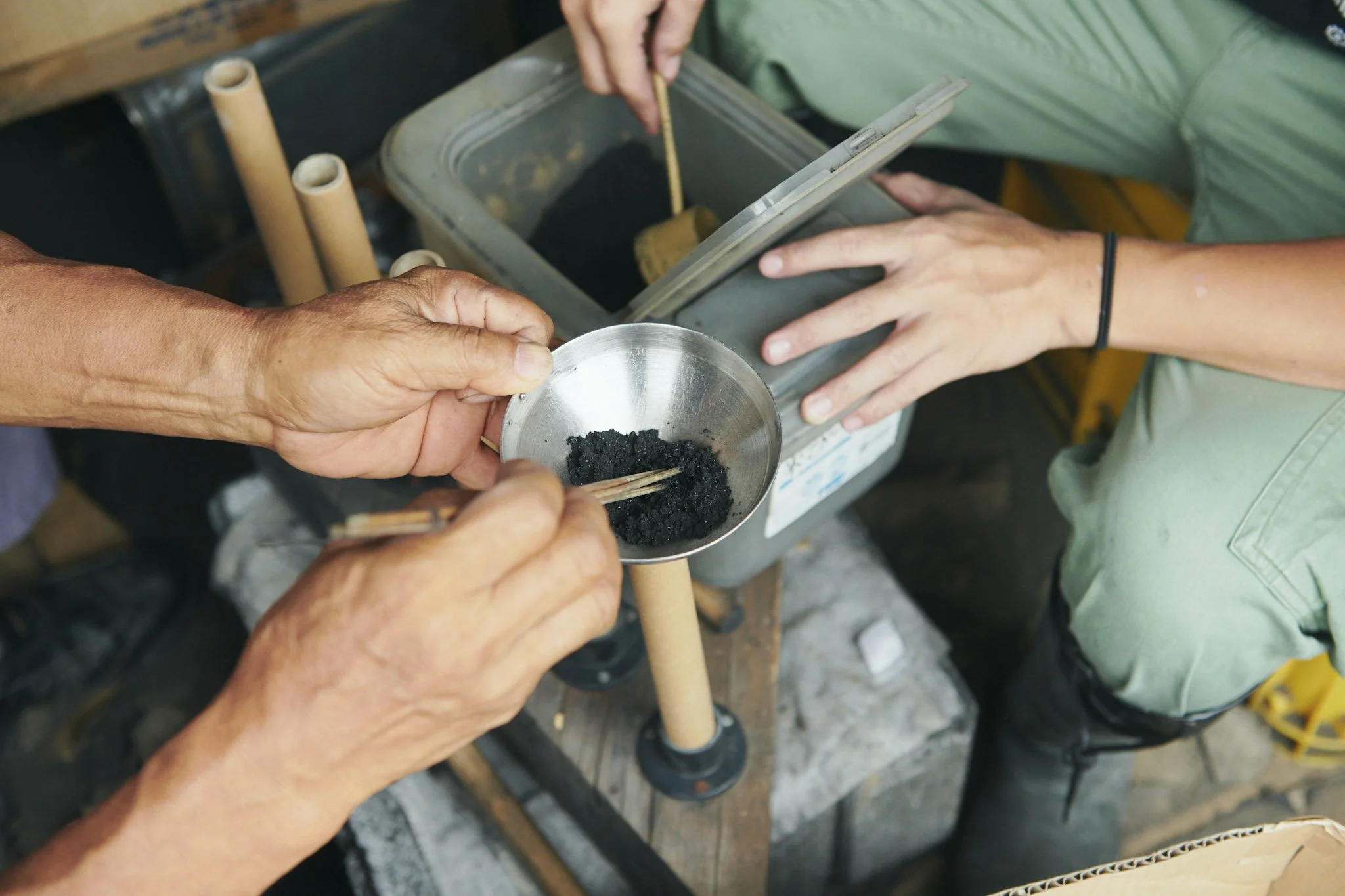 2-Kyushu_Sparklers_factory_191.jpg